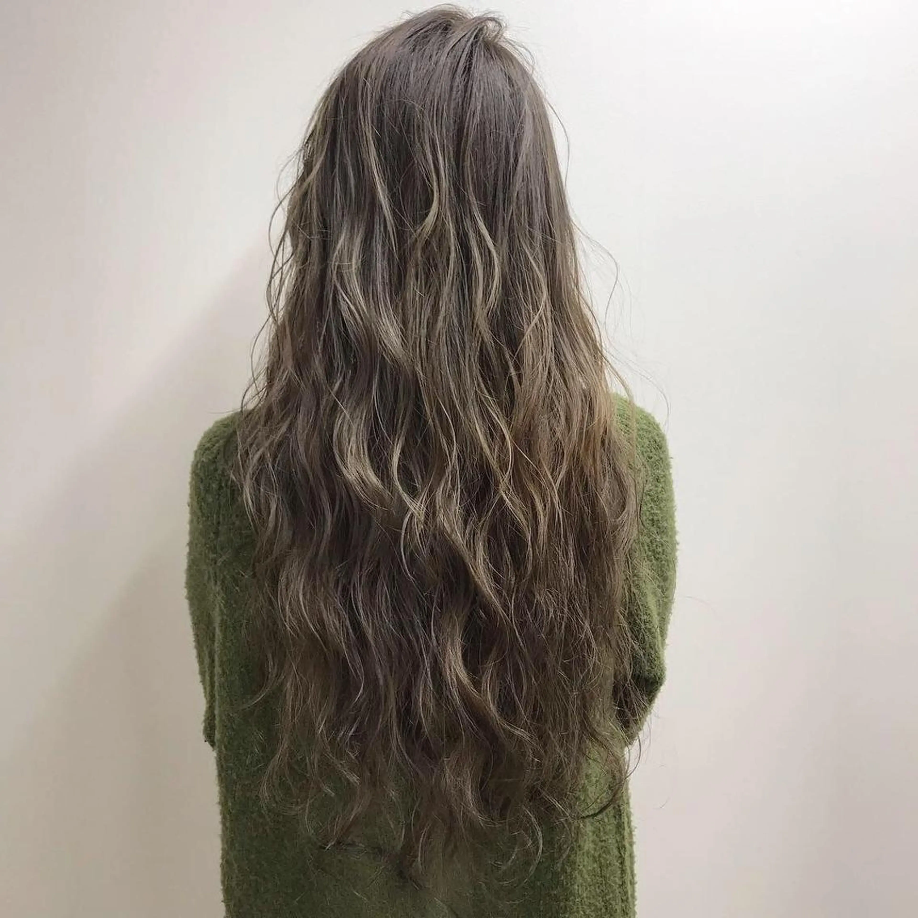 ロング カラー グレージュ ブリーチ特化 / share 元太のヘアスタイル