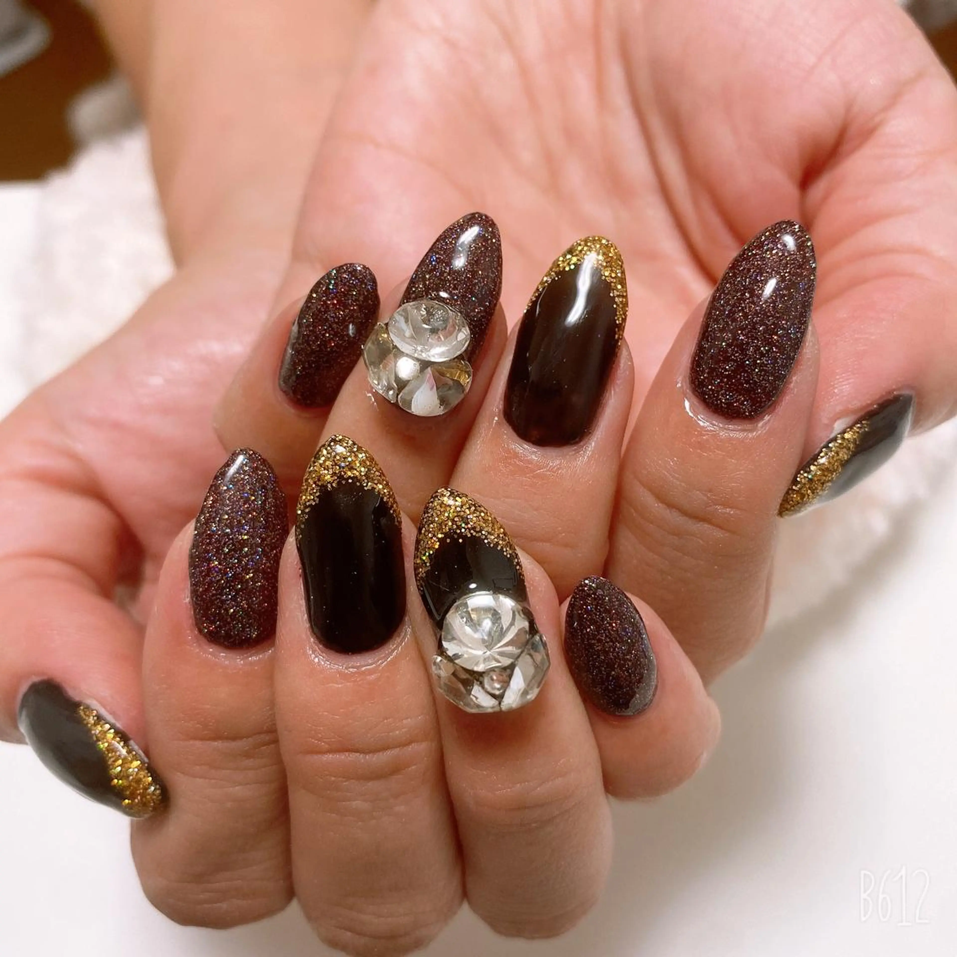 ネイル The Best Beauty受付担当のヘアスタイル