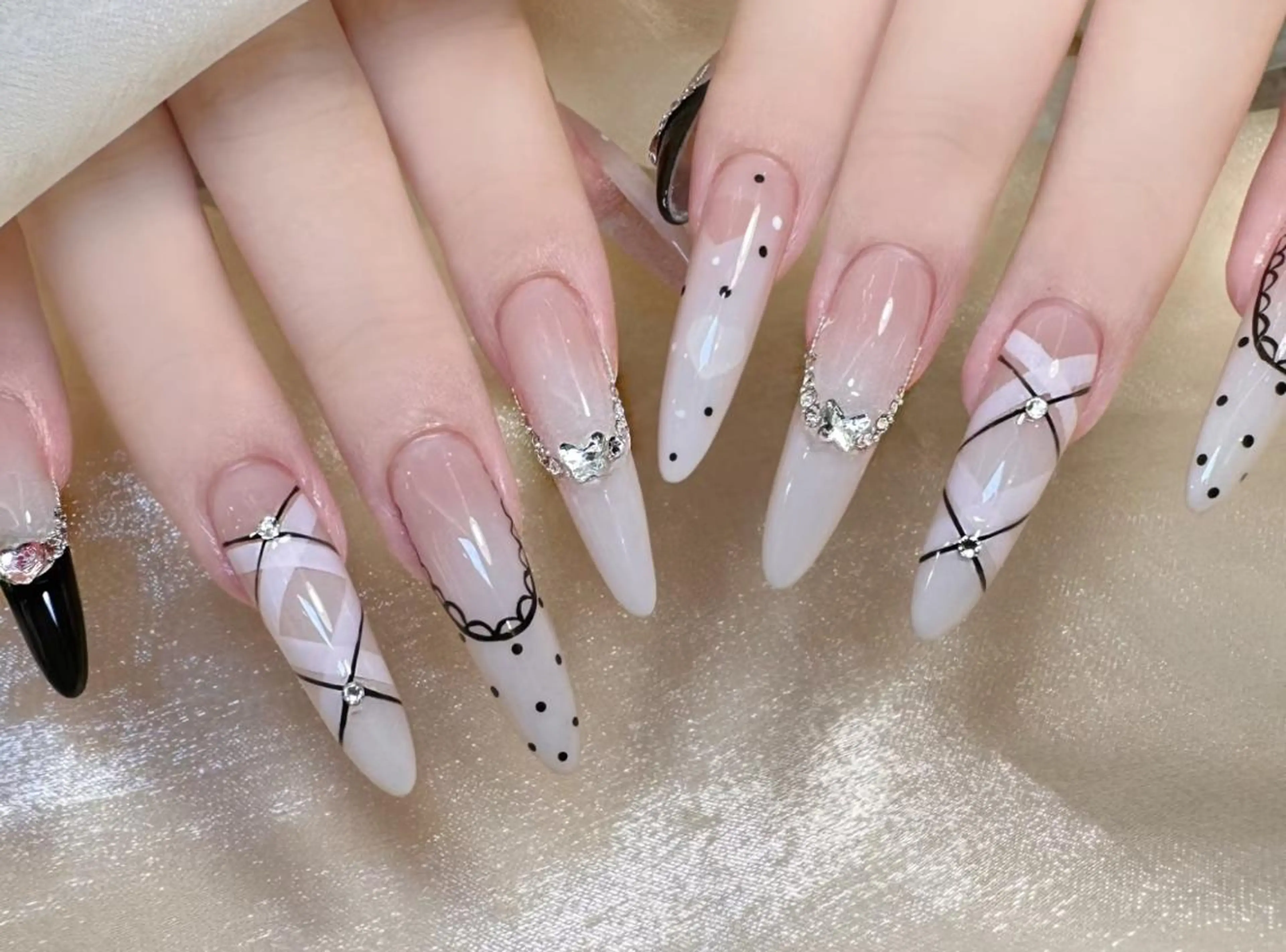 ネイル ハンドネイル 🎀 KiKi_nailのネイルデザイン
