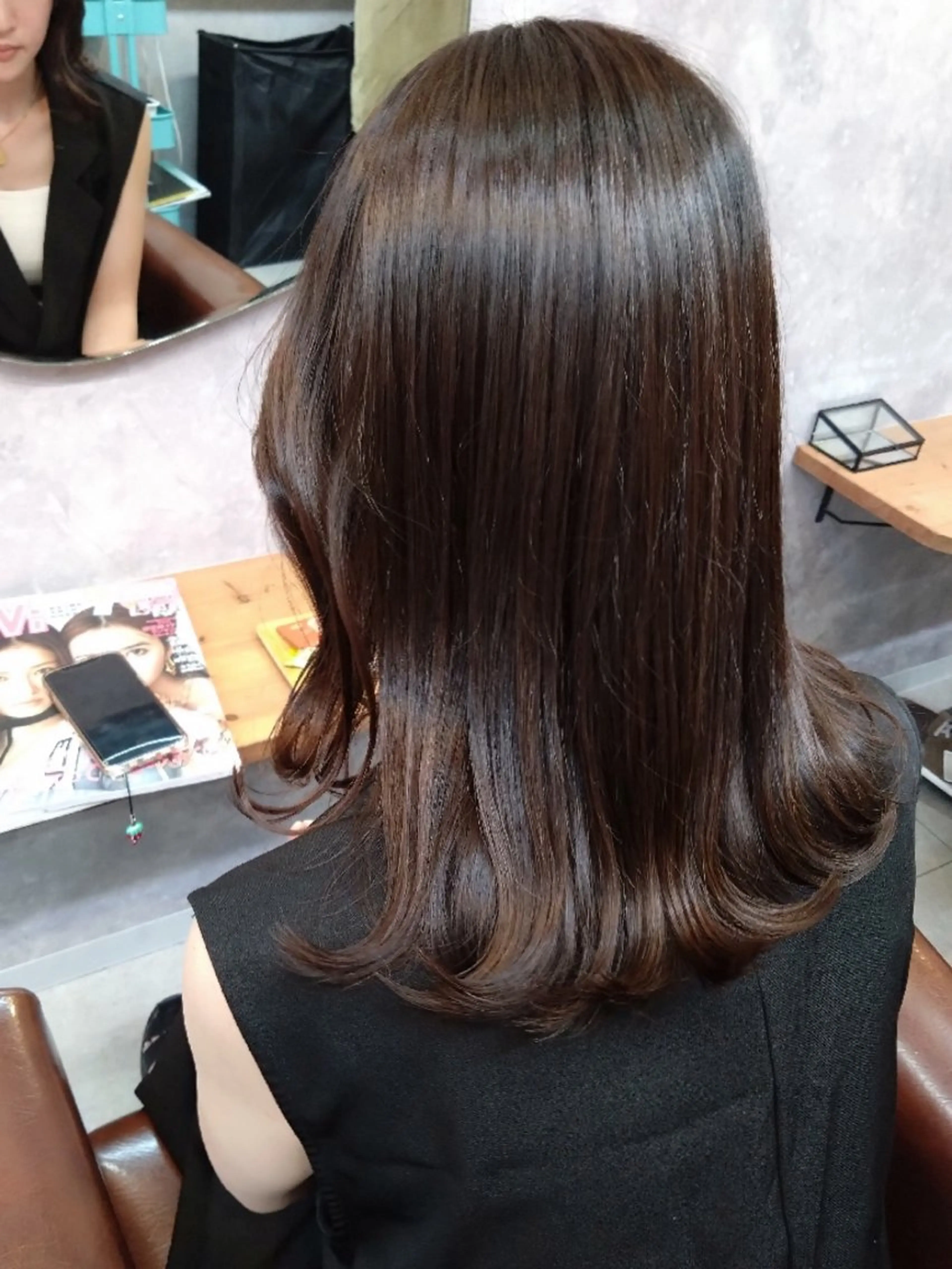 ミディアム カラー ブラウンカラー 西川 智葉のヘアスタイル