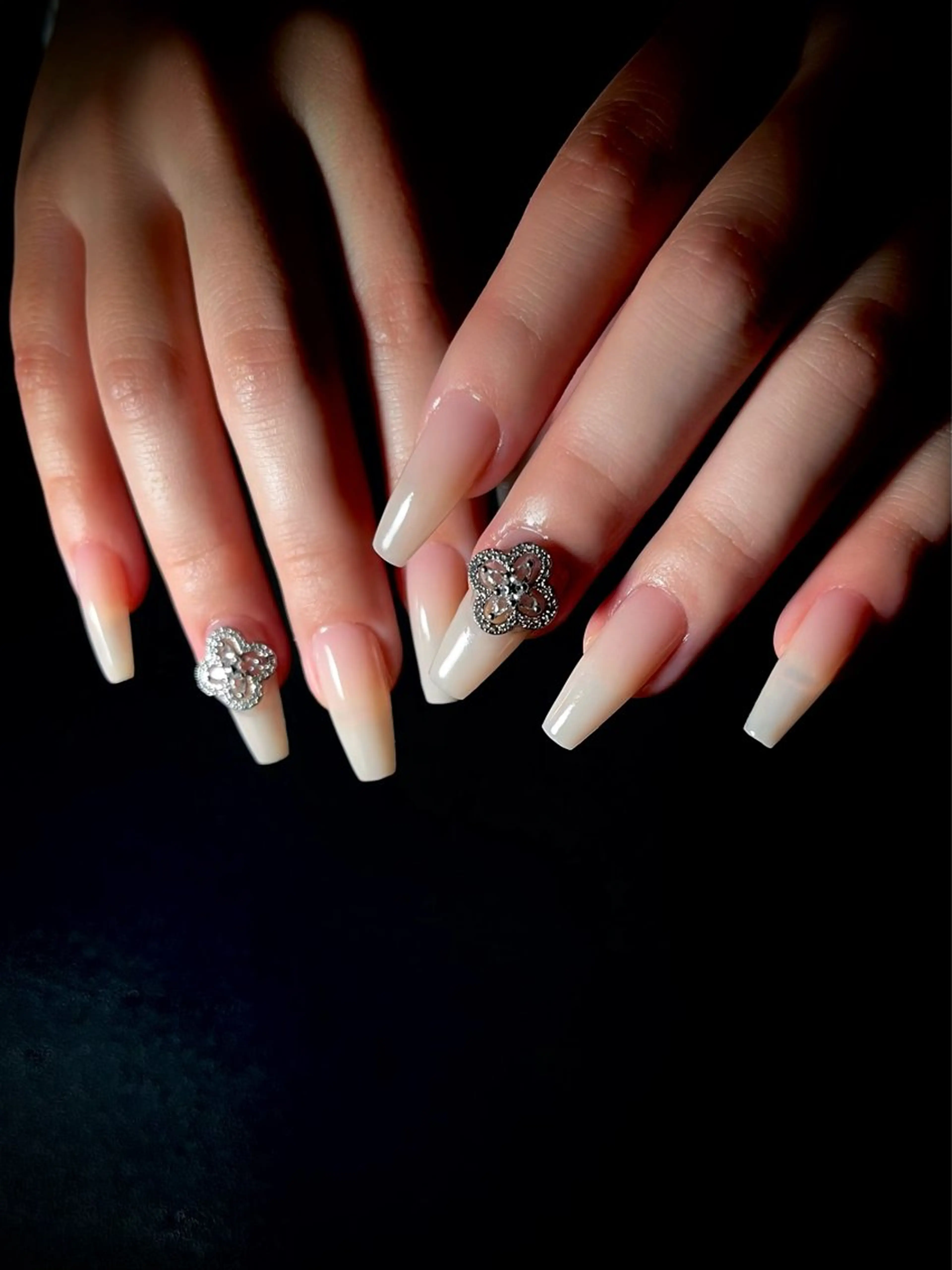 ネイル 長さ出し スカルプネイル nine.🦋 YUKOのネイルデザイン