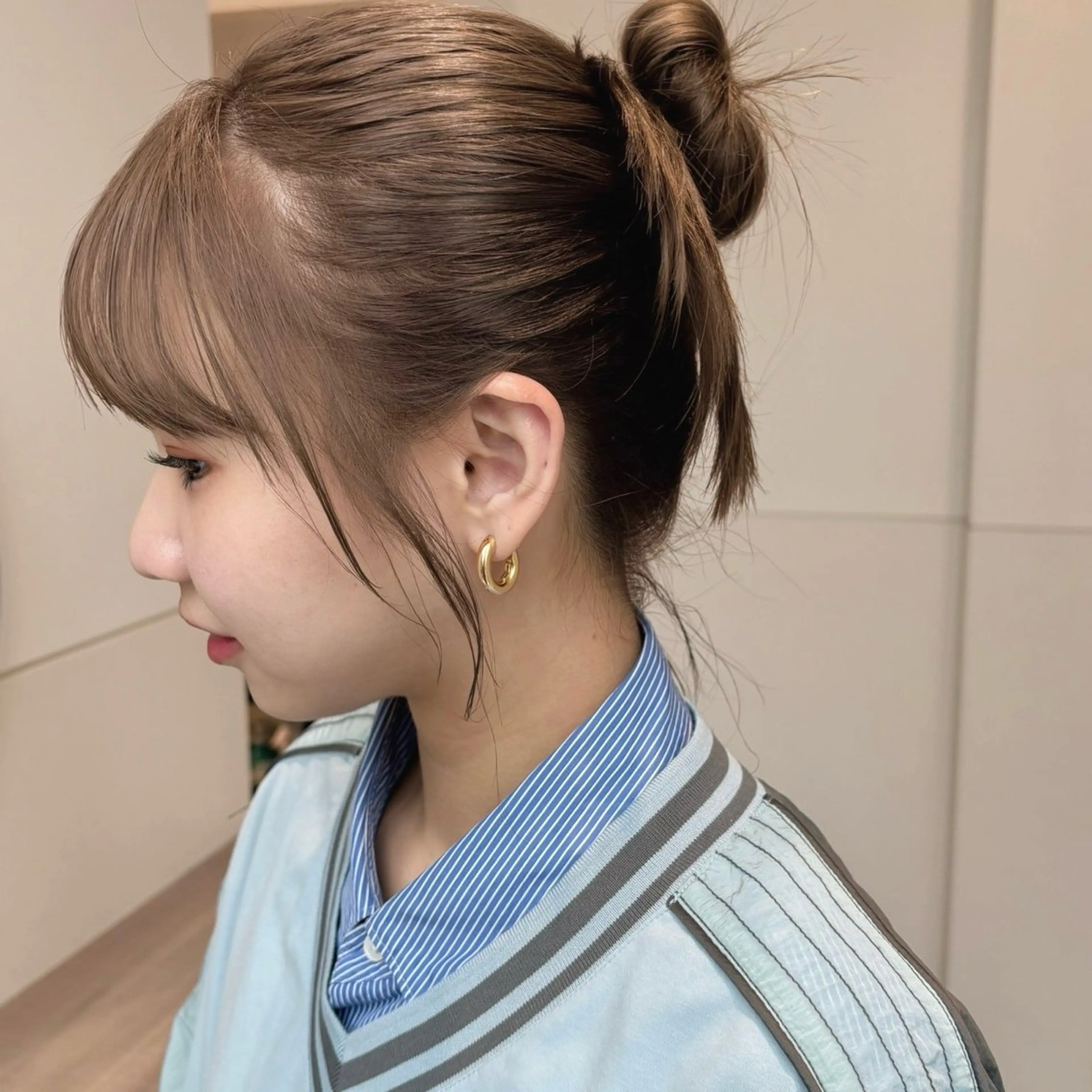 ロング カラー ベージュカラー ブリーチ シアーベージュ SYUK高円寺所属・ベージュ/暖色カラー /ボブ/ミカのヘアスタイル