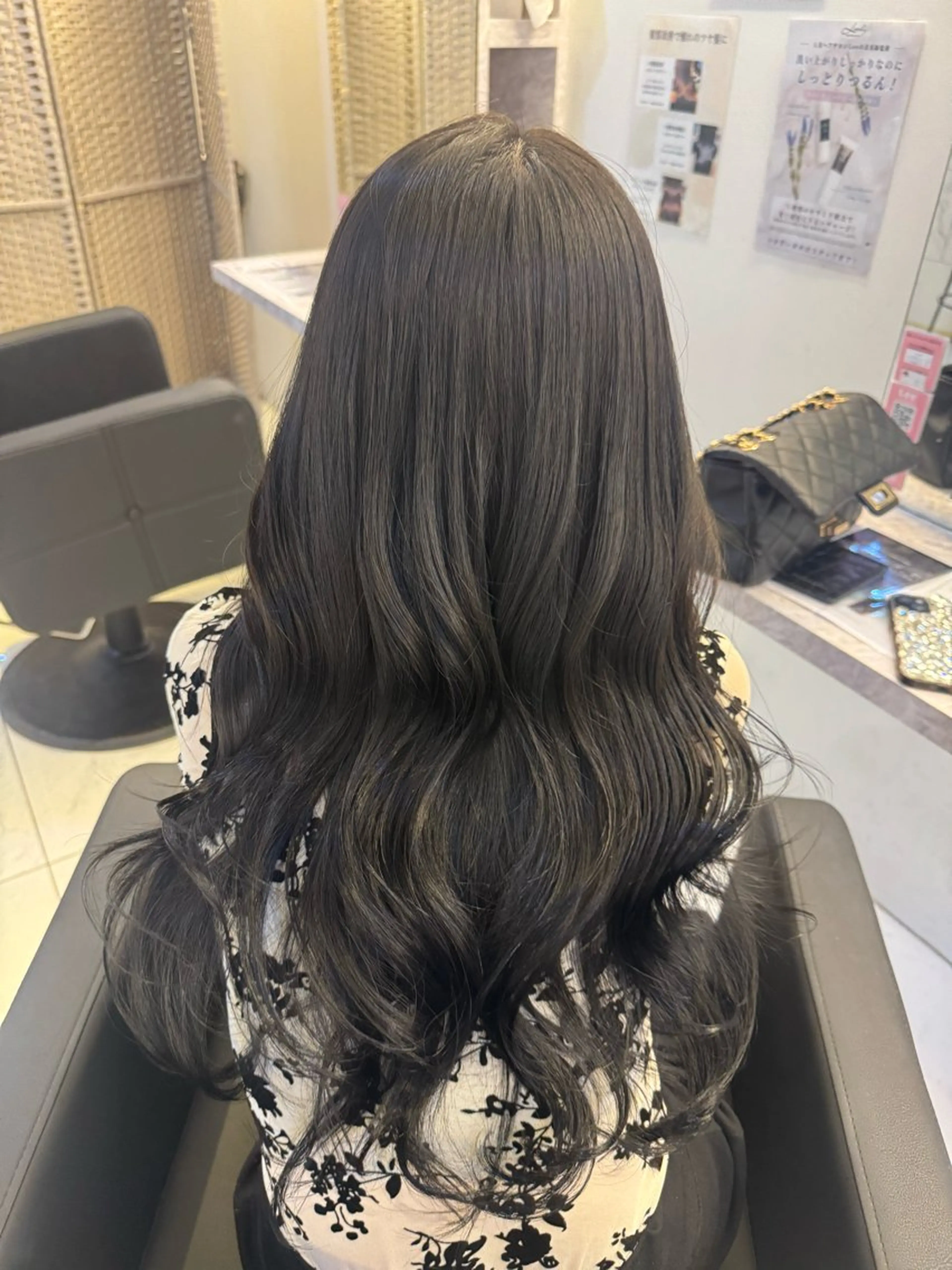 ロング カラー 黒髪 ブルーカラー ブルーブラック ヘアカラー Lee四ツ橋 Sakuraのヘアスタイル