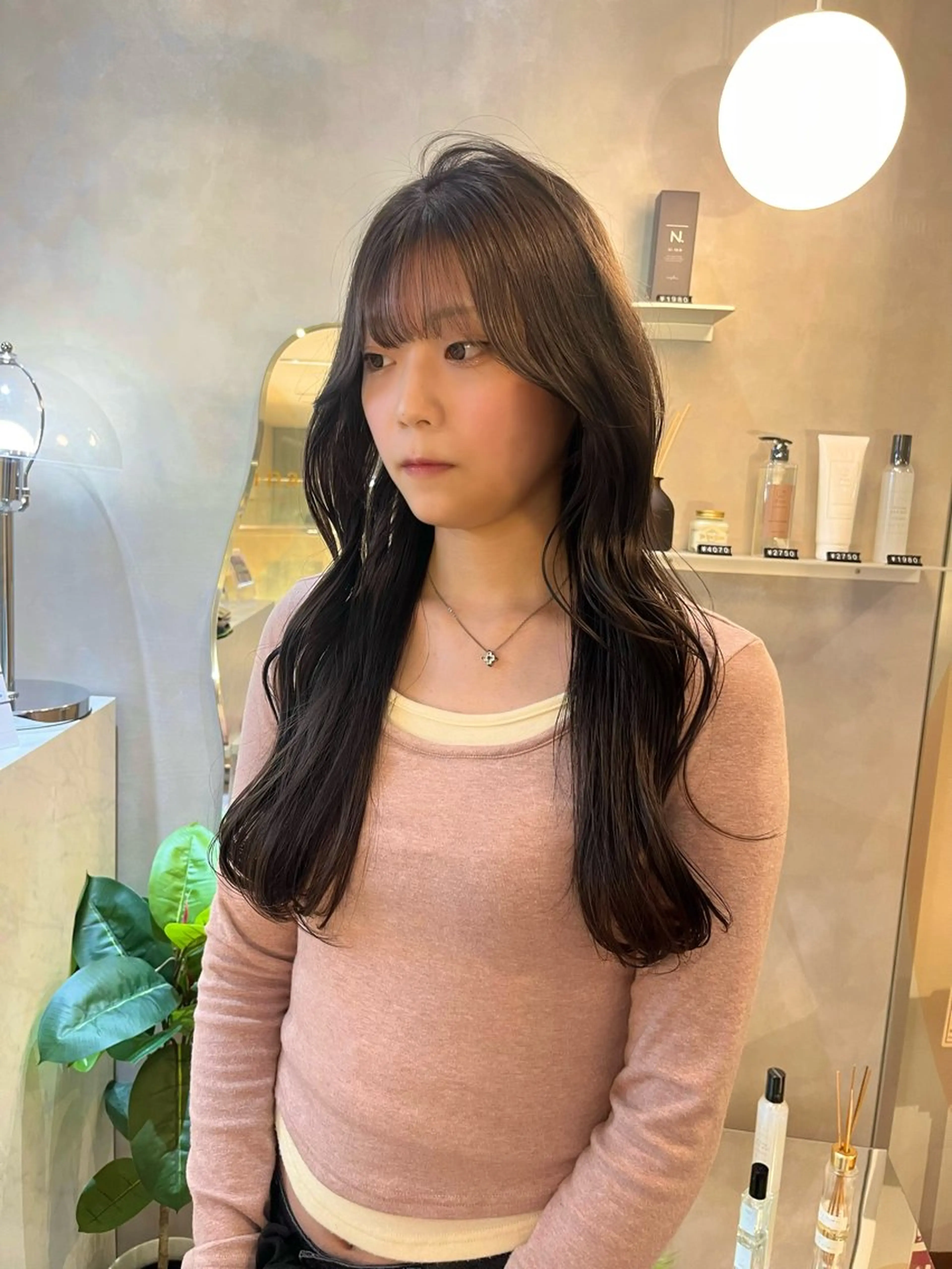 ロング カラー 透明感カラー グレージュ 顔周りカット 韓国風ヘア カット ヘアカラー トリートメント このか🕊️ベージュ /グレージュ/カットのヘアスタイル