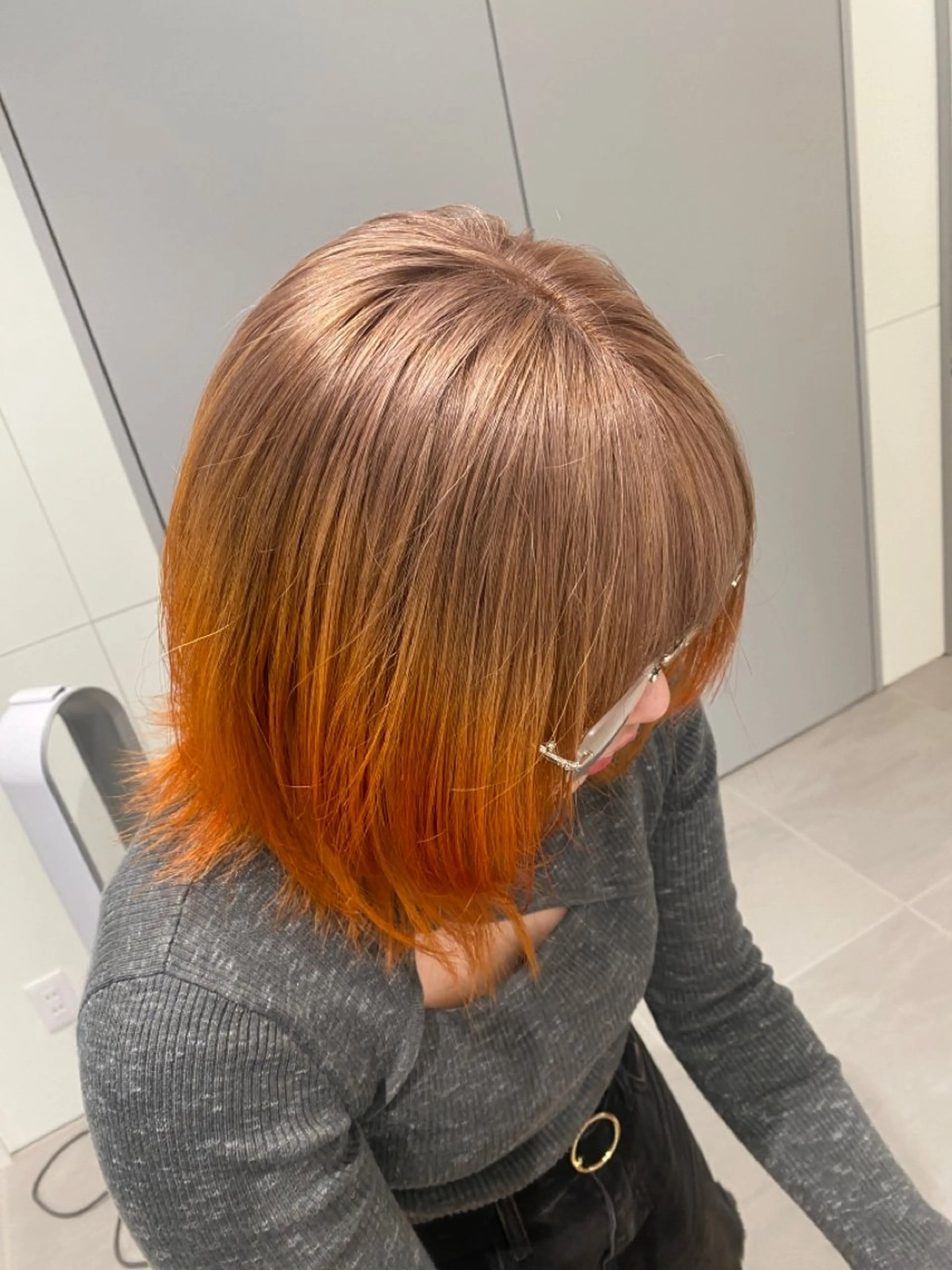 セミロング カラー 黒髪 ブリーチ デザインカラー 高発色ブリーチ/ ハイレイヤー🪽aiのヘアスタイル