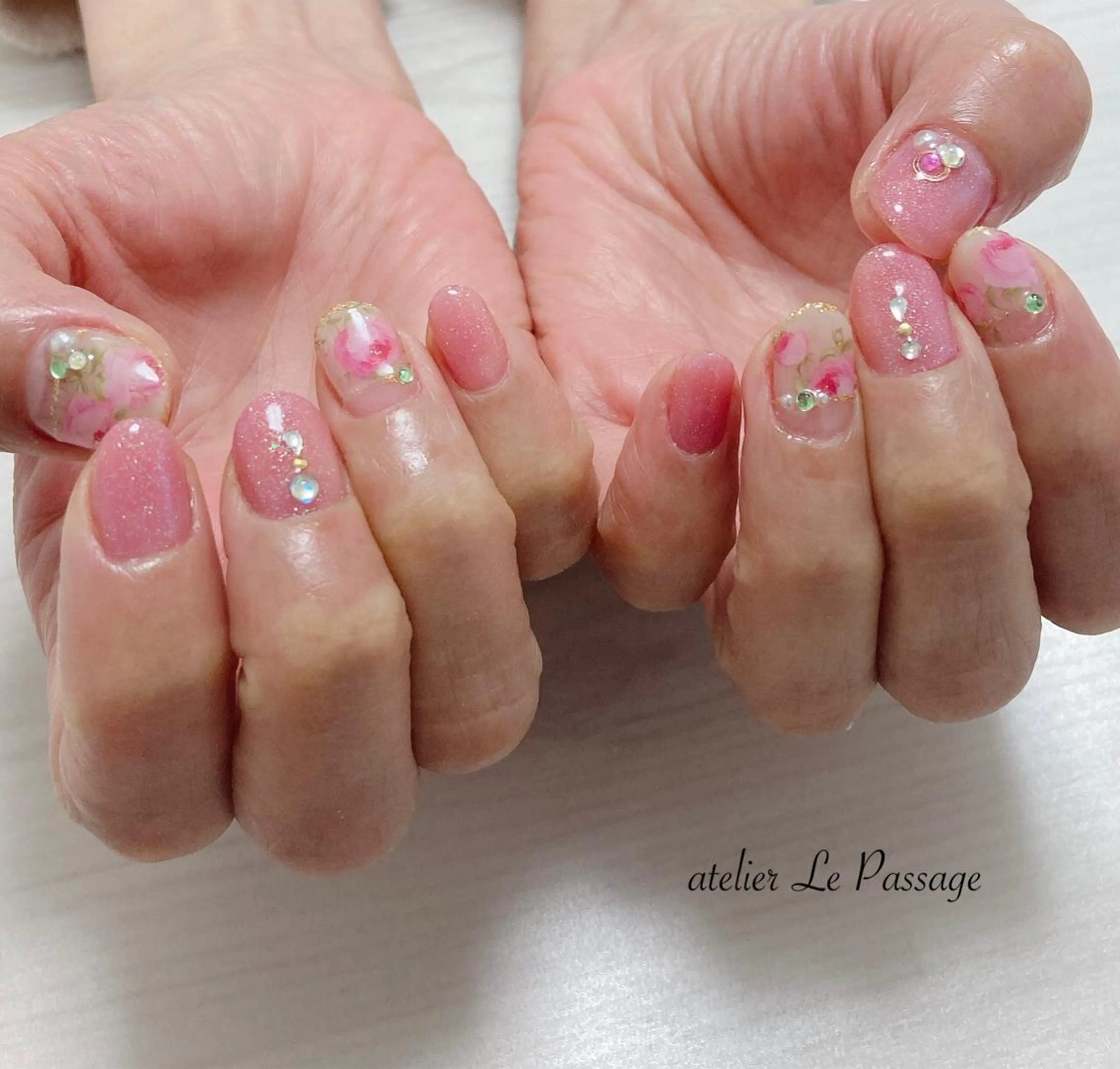ネイル フラワーネイル ジェルネイル オフィスネイル パラジェル ピンク Atelier Le Passage所属・h nakatsukaのネイルデザイン