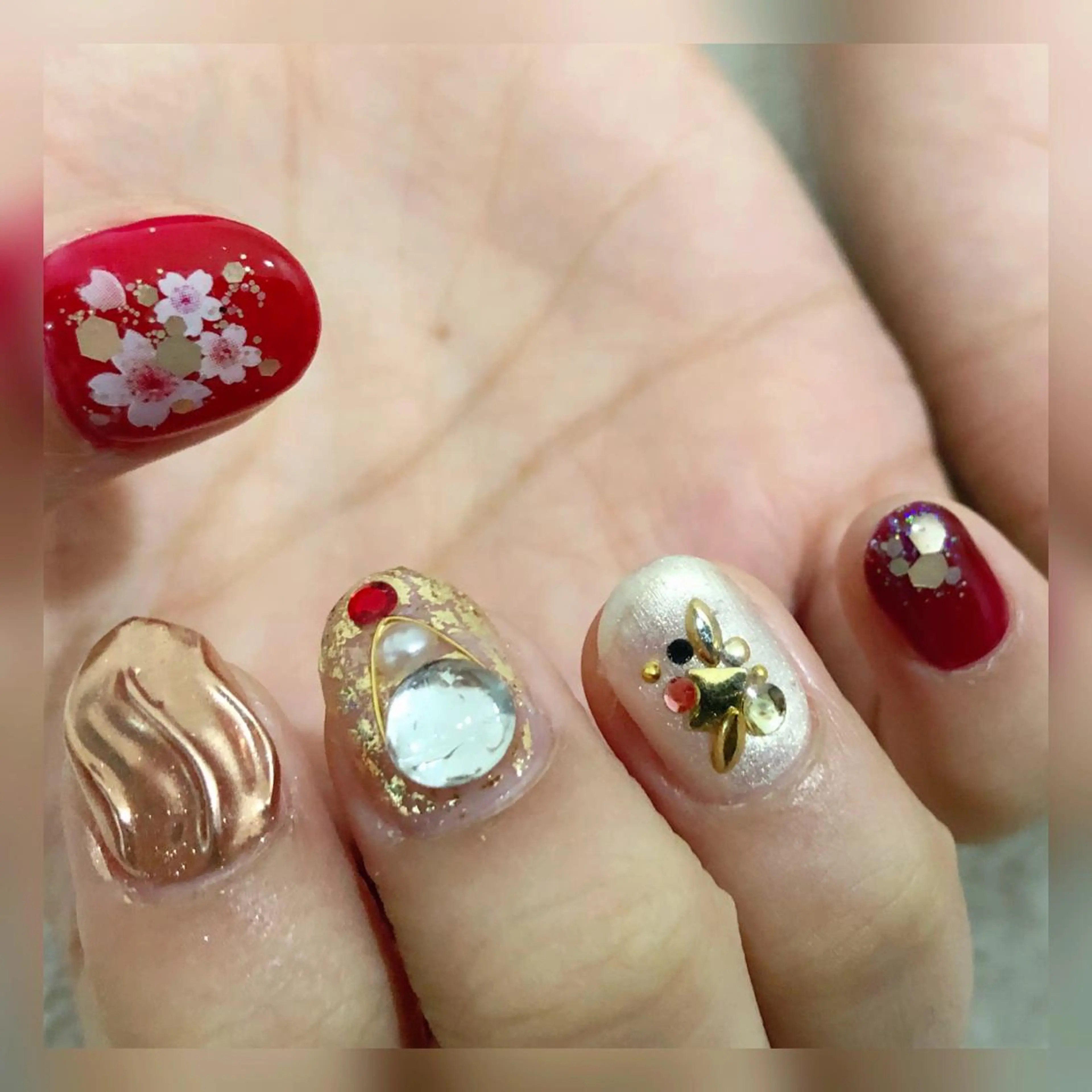 ネイル オーロラネイル 桜ネイル 成人式 ホログラムネイル ミラーネイル おうちのネイルサロン　konpeiTou〜こんぺいとう〜所属・おうちのネイルサロン KonpeiTouのネイルデザイン