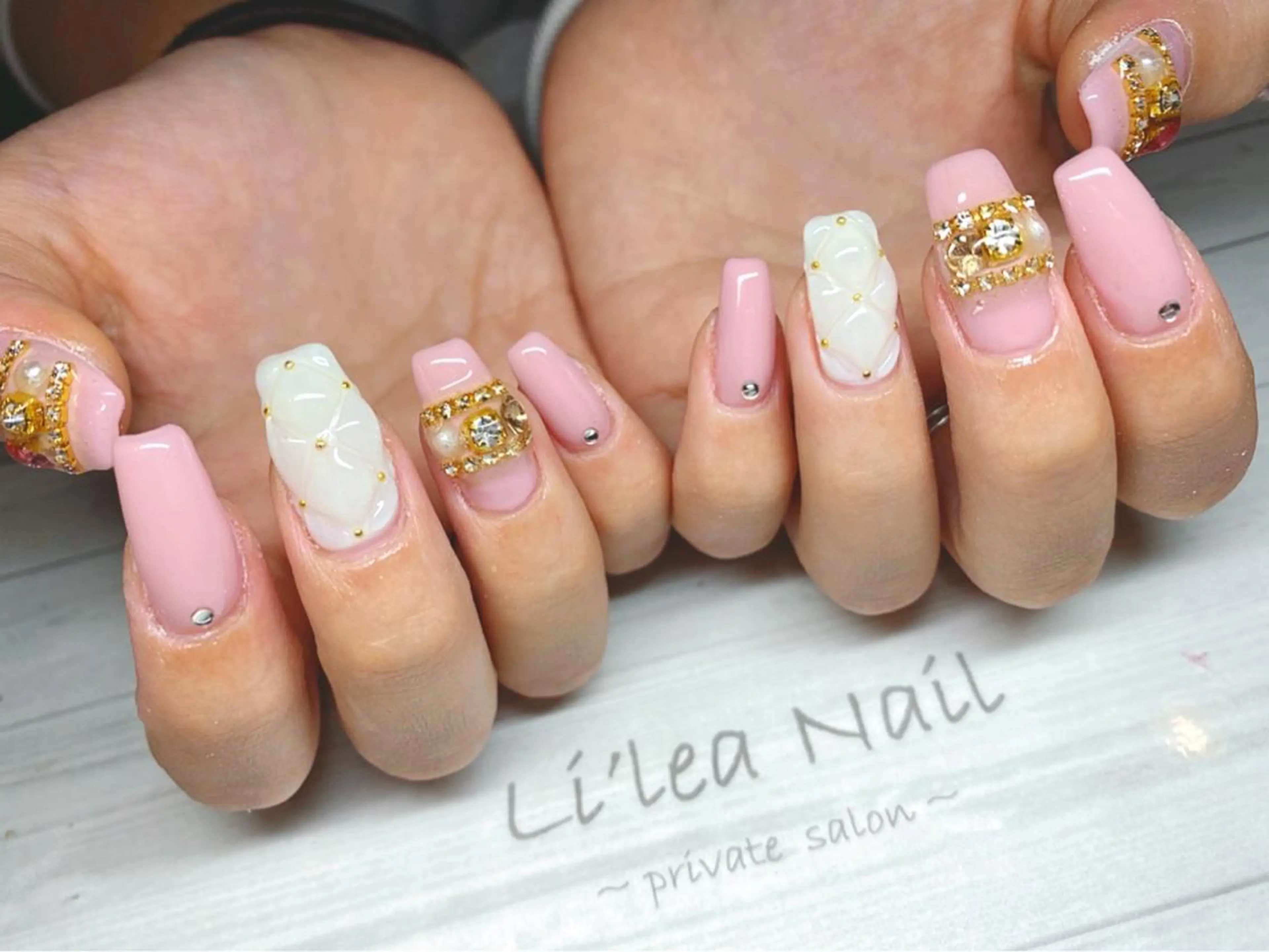 ネイル Li'leaNail AINAのネイルデザイン