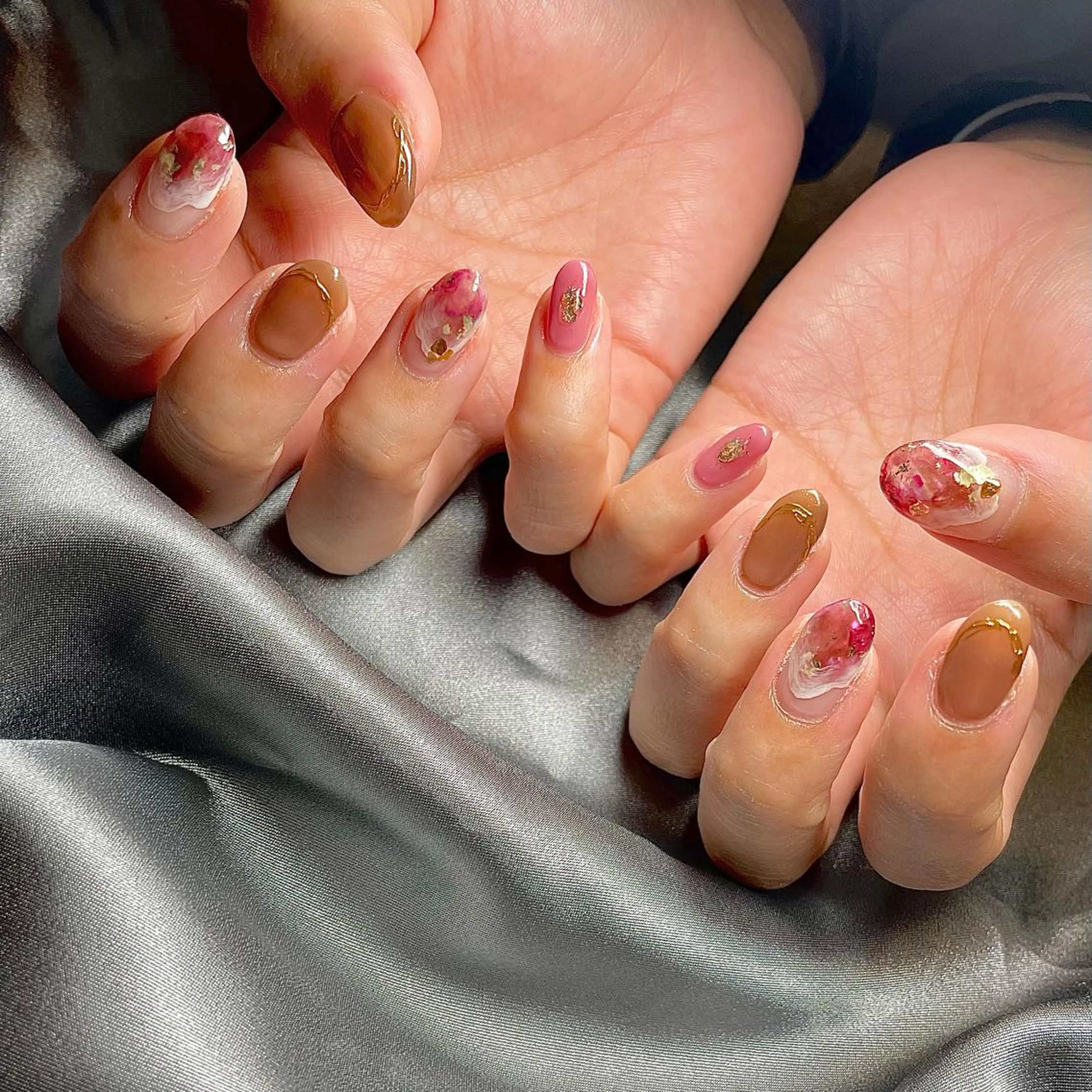 セミロング カラー パーマ ヘアアレンジ メンズ キッズ ネイル マツエク・マツパ アイブロウ ブラウンカラー ピンクカラー カラーマツエク ブラウン ピンク nail&eye Aoのマツエク・マツパデザイン