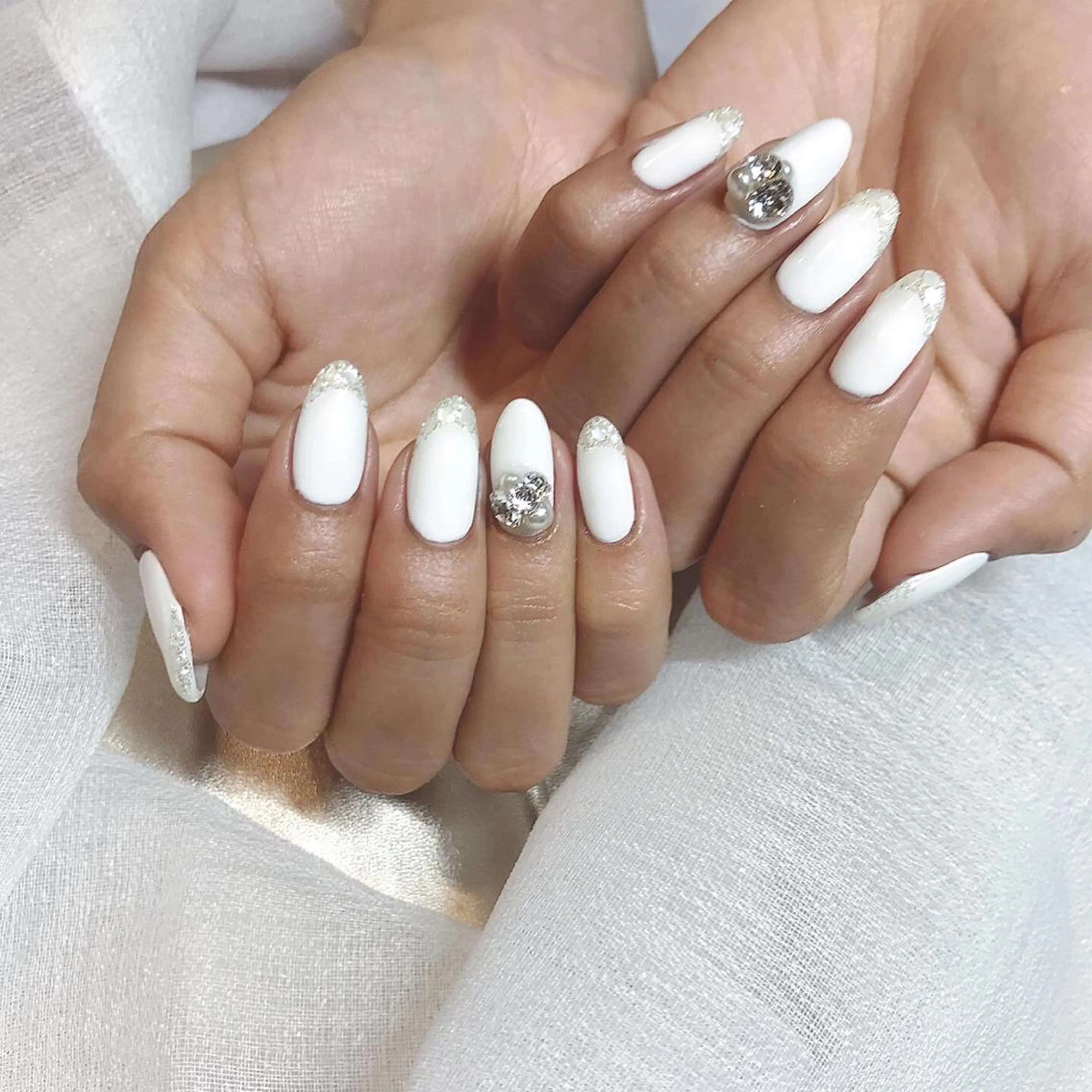 ネイル ホワイト NAILST Naomiのネイルデザイン