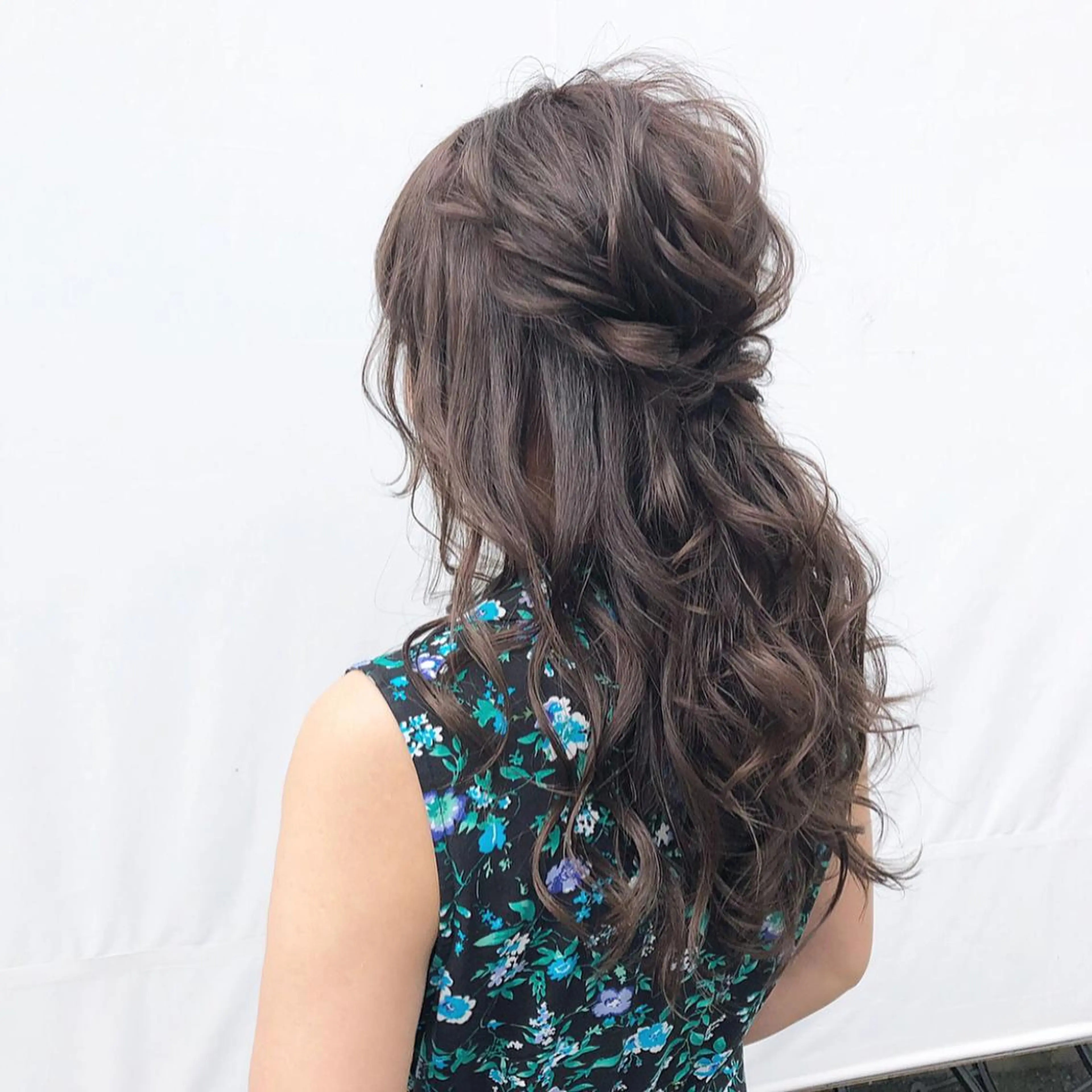 セミロング カラー ヘアアレンジ ハーフアップ ショコラグレージュ グレージュ ヘアカラー トリートメント autre所属・大久保 ひでなりのヘアスタイル