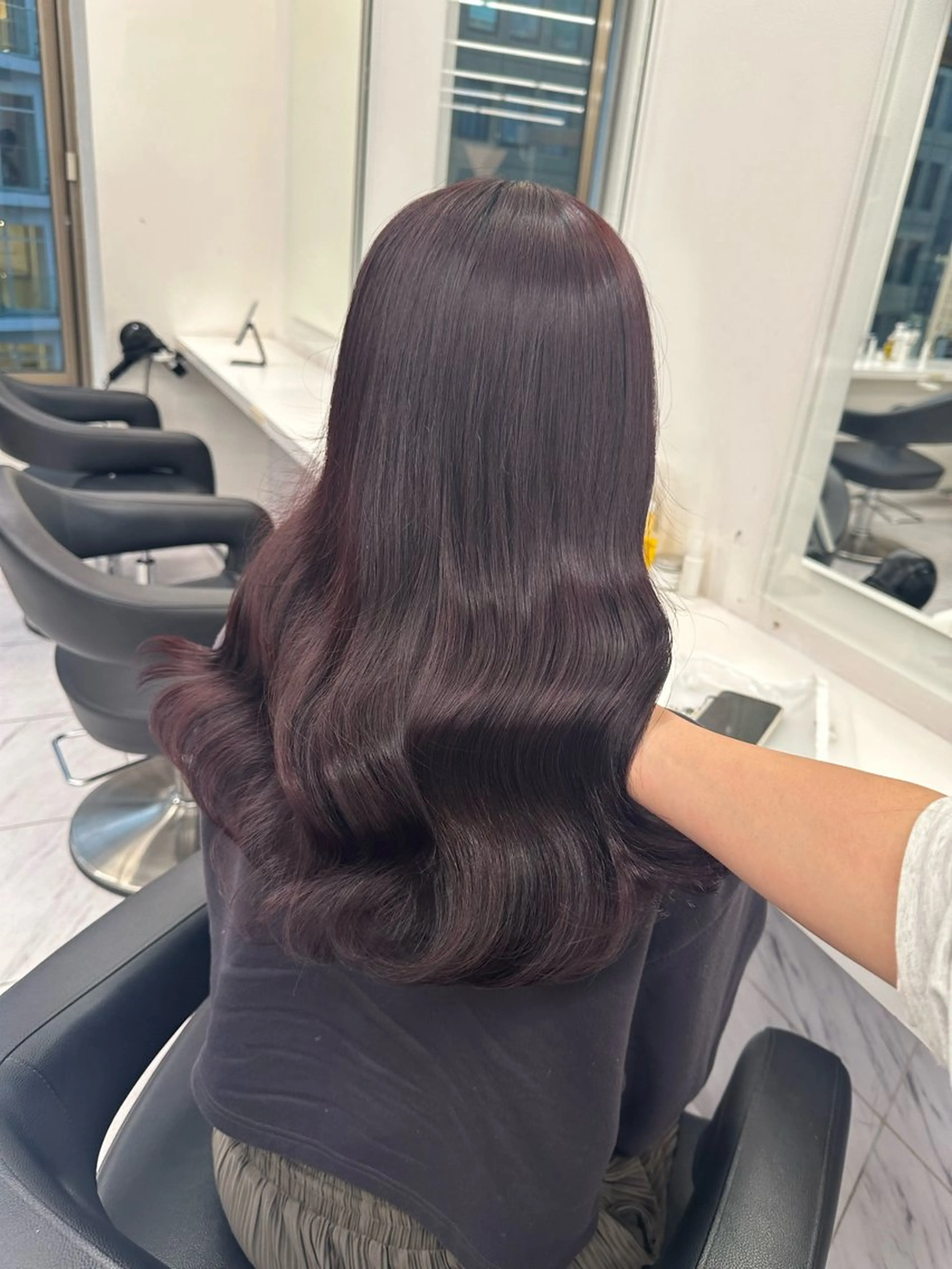 ロング カラー ベージュカラー 黒髪 ブリーチ ブルーカラー ブルーブラック ヘアカラー 🪞ハイトーン🪞 🤍waka🤍のヘアスタイル