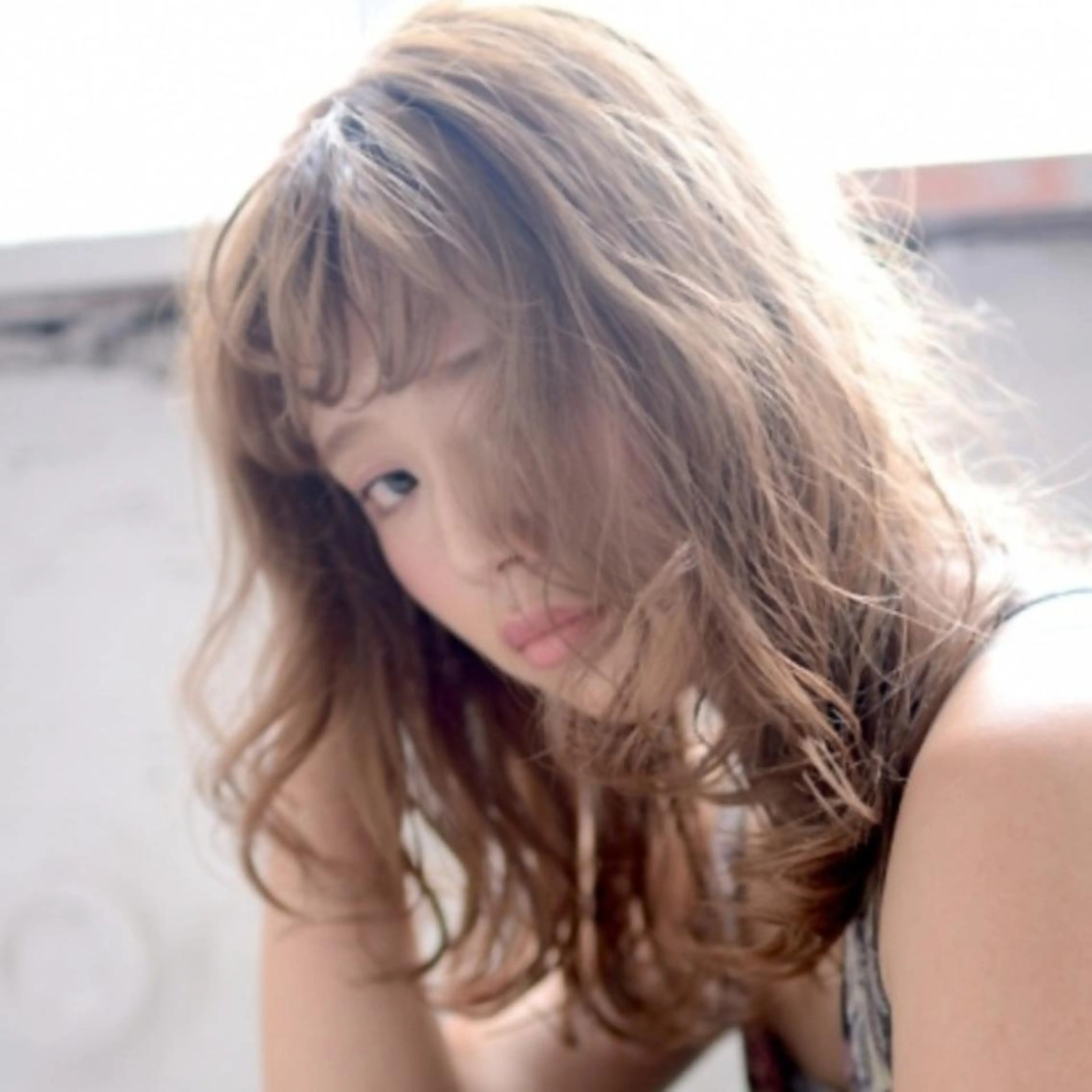 セミロング カラー 透明感カラー salowin渋谷kitaya park前所属・RIKA韓国ヘア/く びれヘア/上品カラーのヘアスタイル