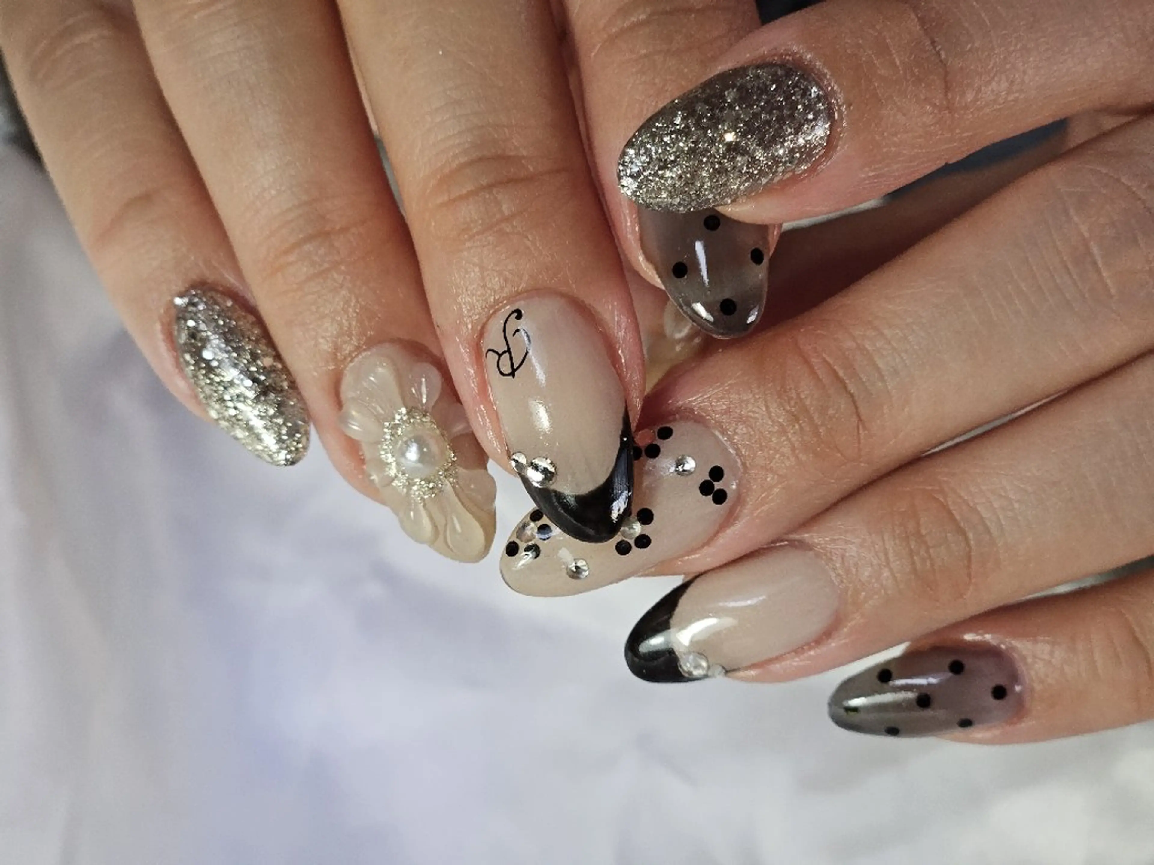 ネイル ハンドネイル Y. Reonaのネイルデザイン