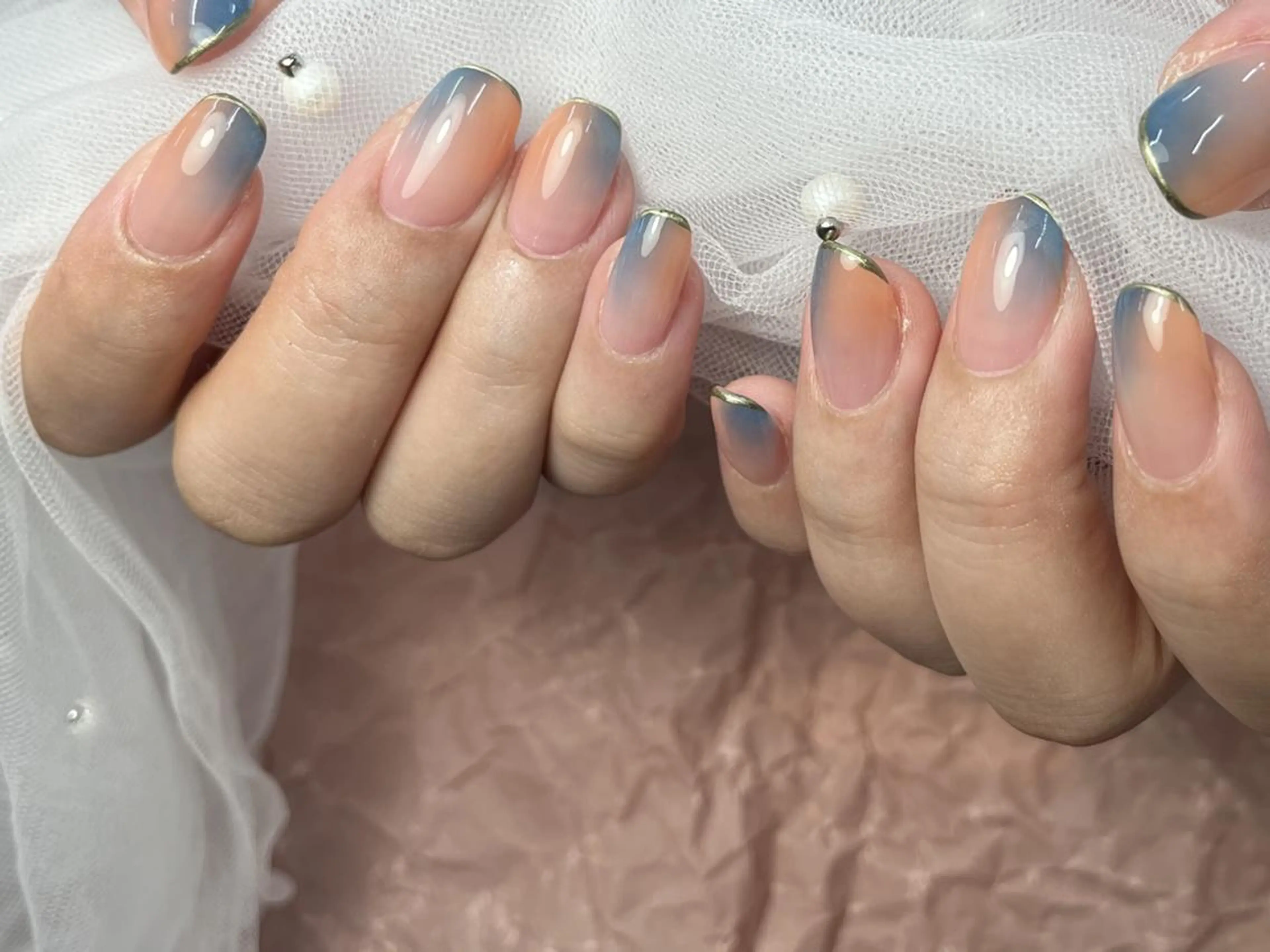 ネイル ブルー フレンチネイル ゴールド グラデーション ToliyDeliy Nail Salonのネイルデザイン