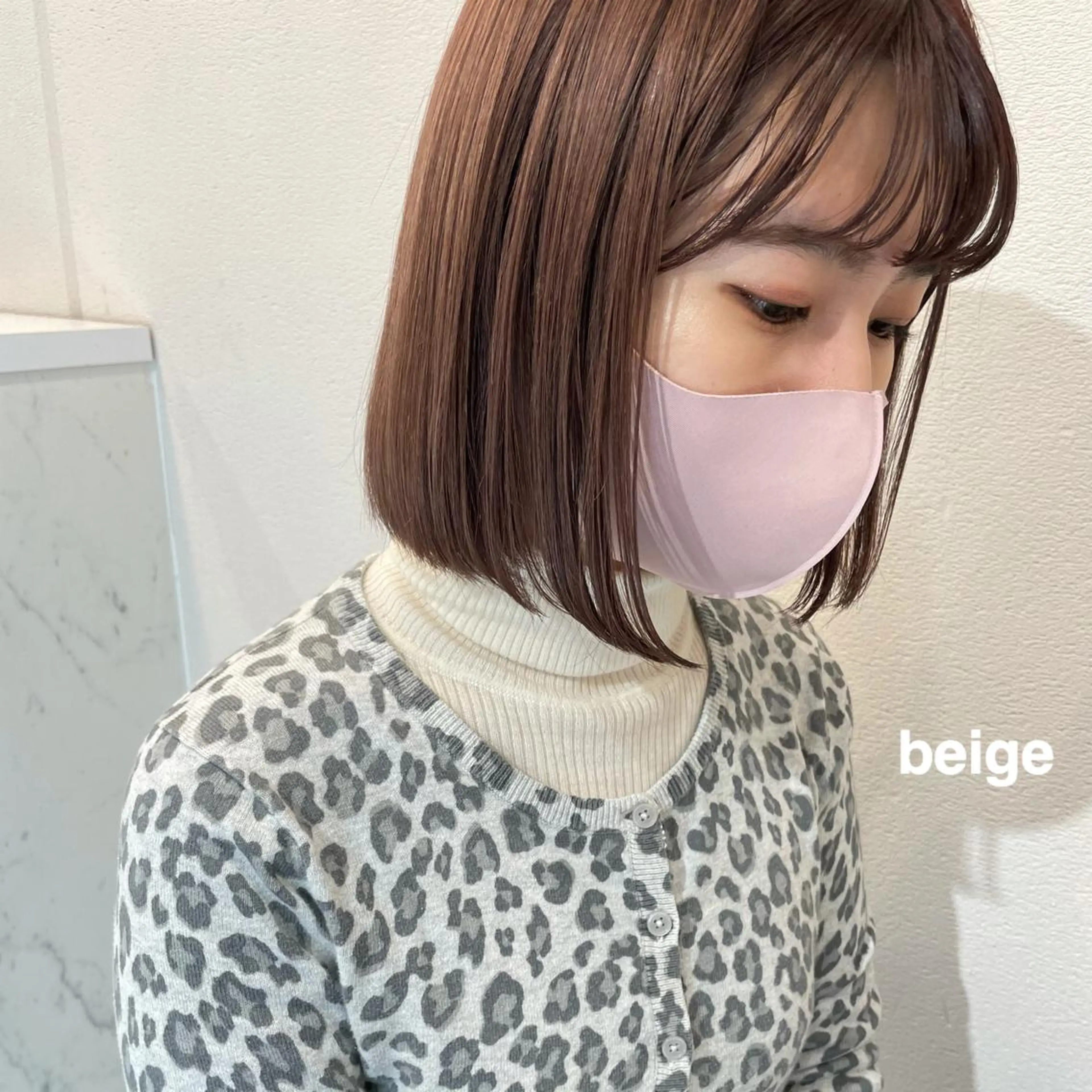 ミディアム カラー レイヤー　べージュ 白石研太のヘアスタイル