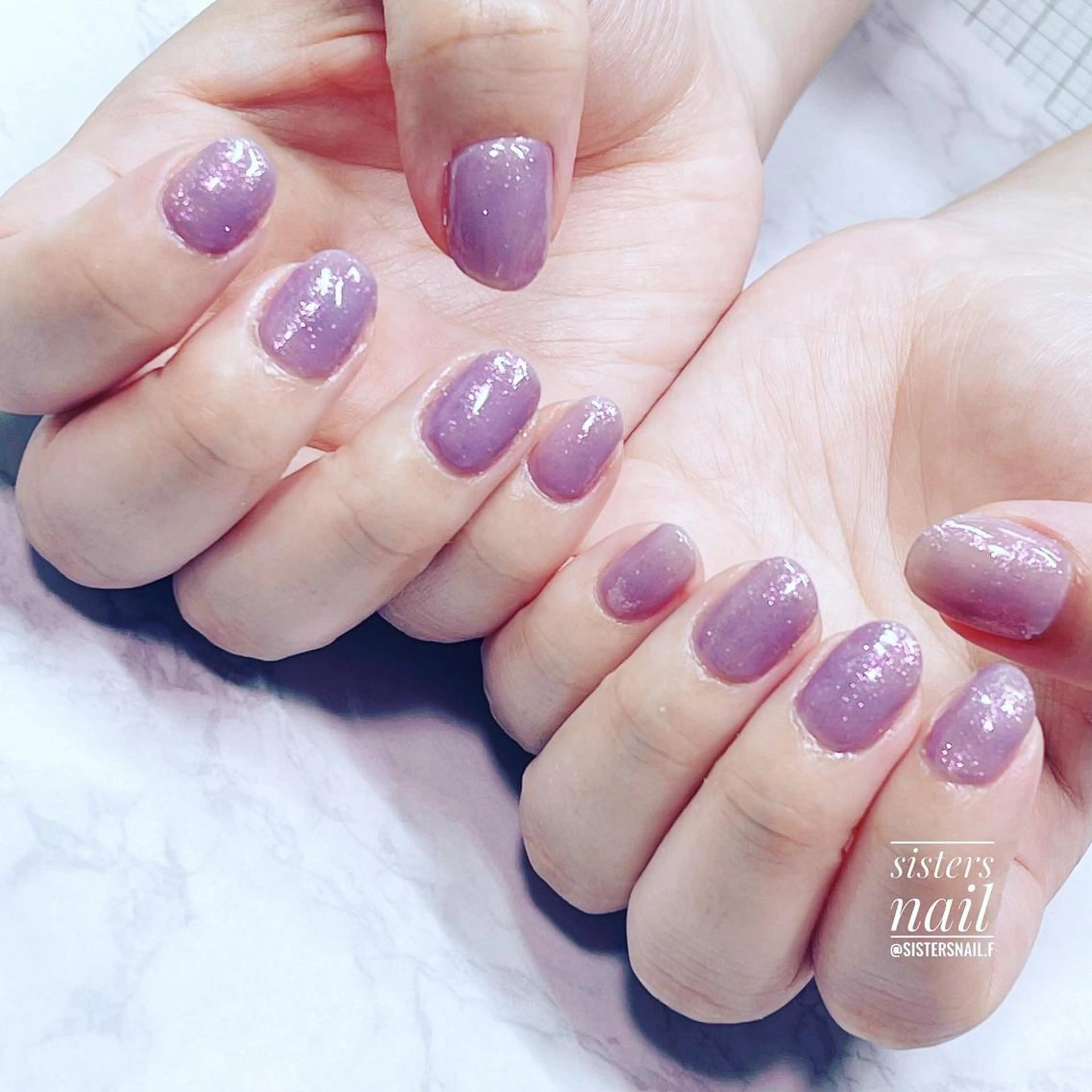ネイル アートネイル キラキラネイル ワンカラーネイル パープル シンプルネイル sisters nail.fのネイルデザイン