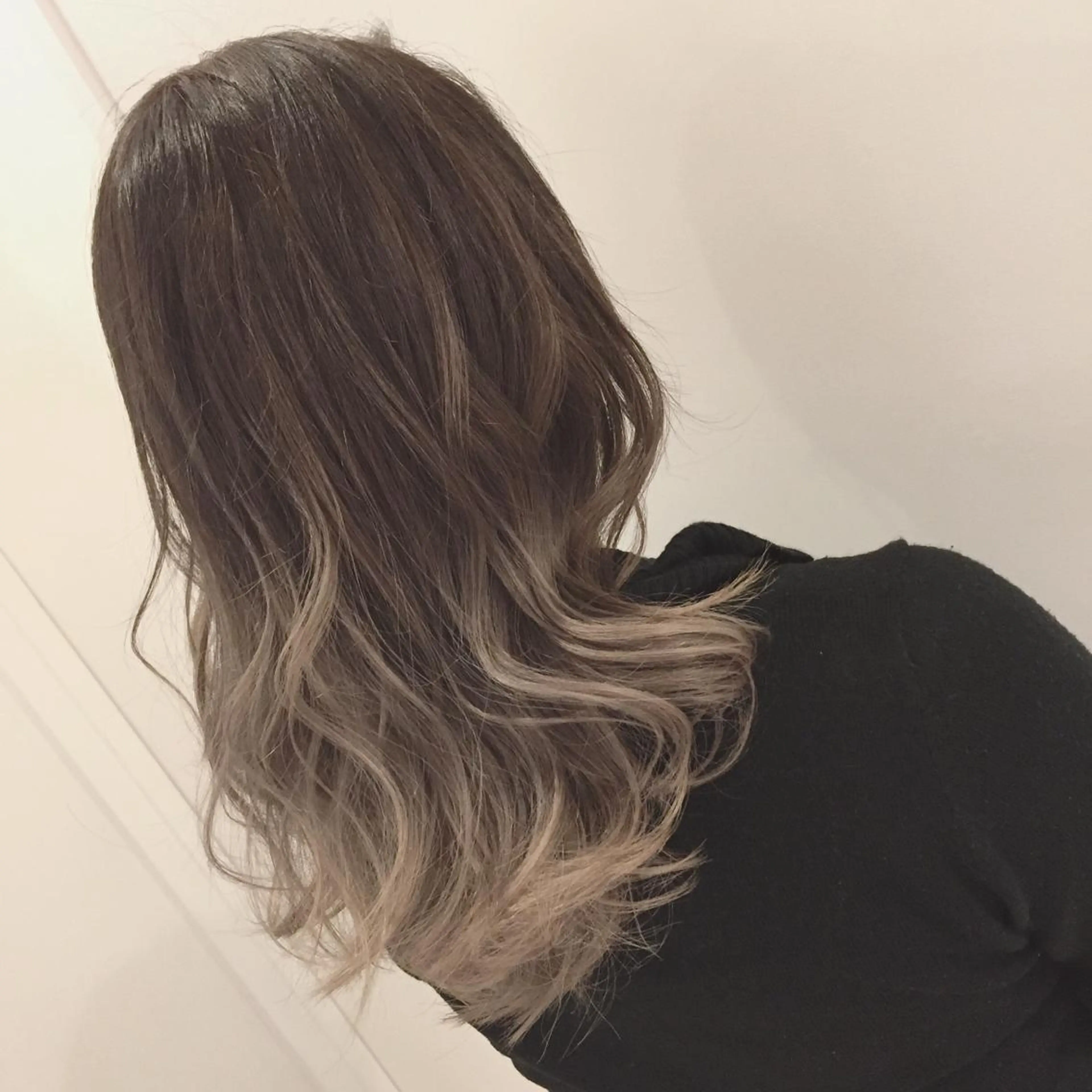 ミディアム セミロング ロング カラー パーマ アッシュ ブリーチ グラデーションカラー 外国人風カラー lafith hair dope所属・[外国人風カラー] 店長 田中健太のヘアスタイル