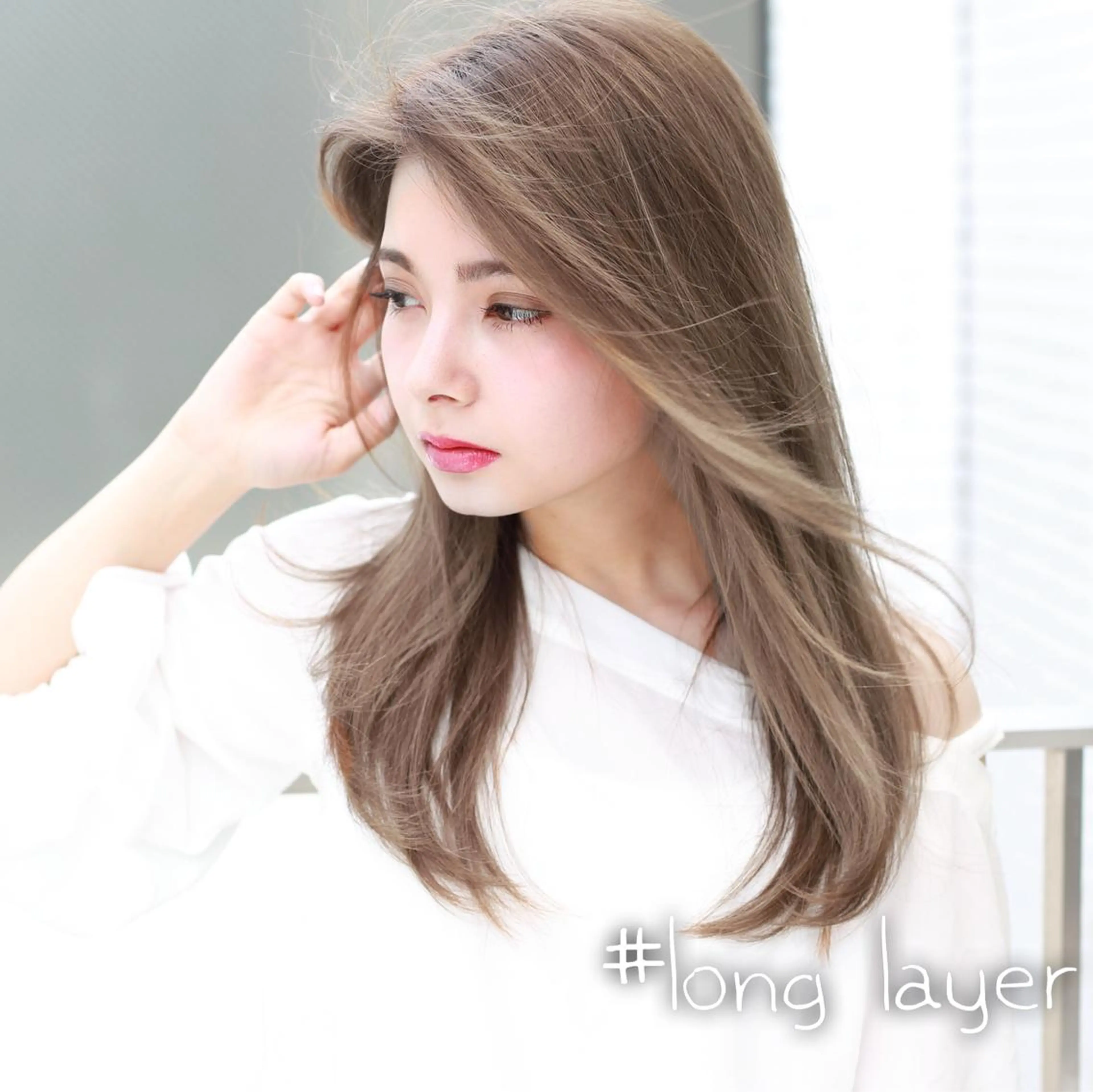 セミロング カラー ベージュカラー グレージュ ボブ くせ毛 顔周りカット 武田涼レイヤーカット 髪質改善×縮毛矯正のヘアスタイル