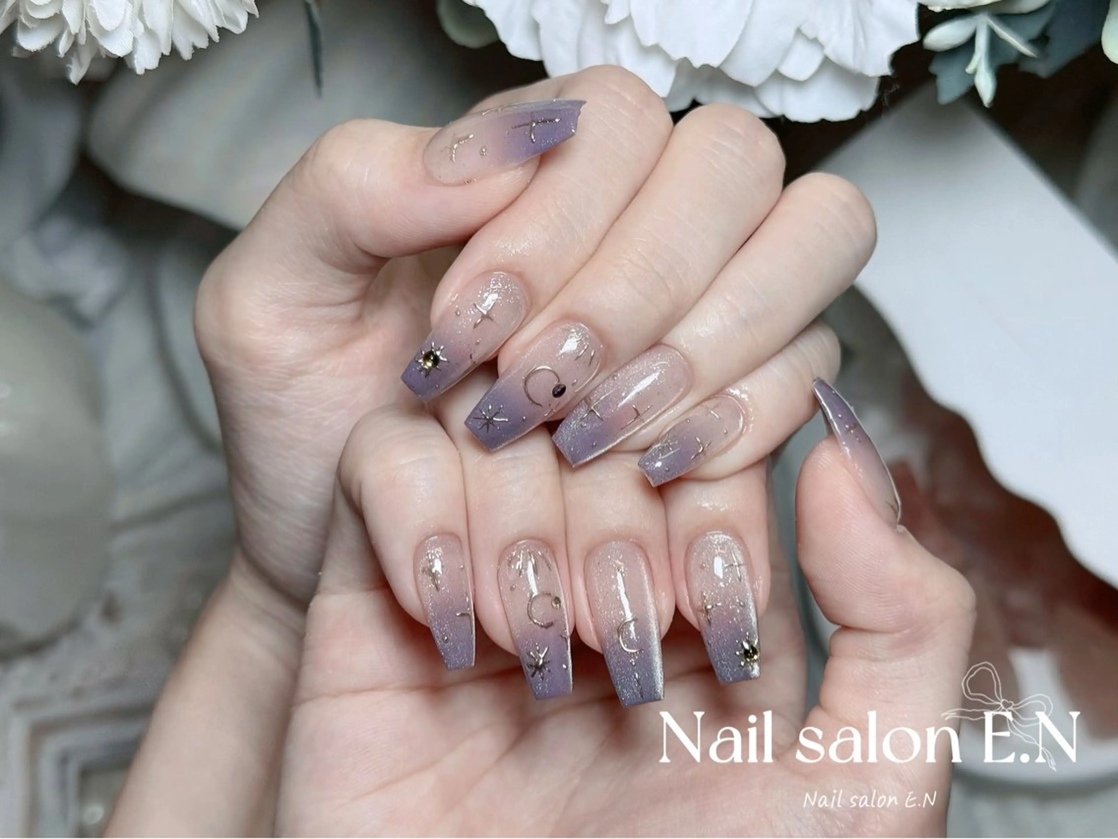 ネイル アートネイル オーロラネイル ブラウン クリアネイル フレンチネイル ハンドネイル E.N🦋 長さ出し/持ち込みのネイルデザイン