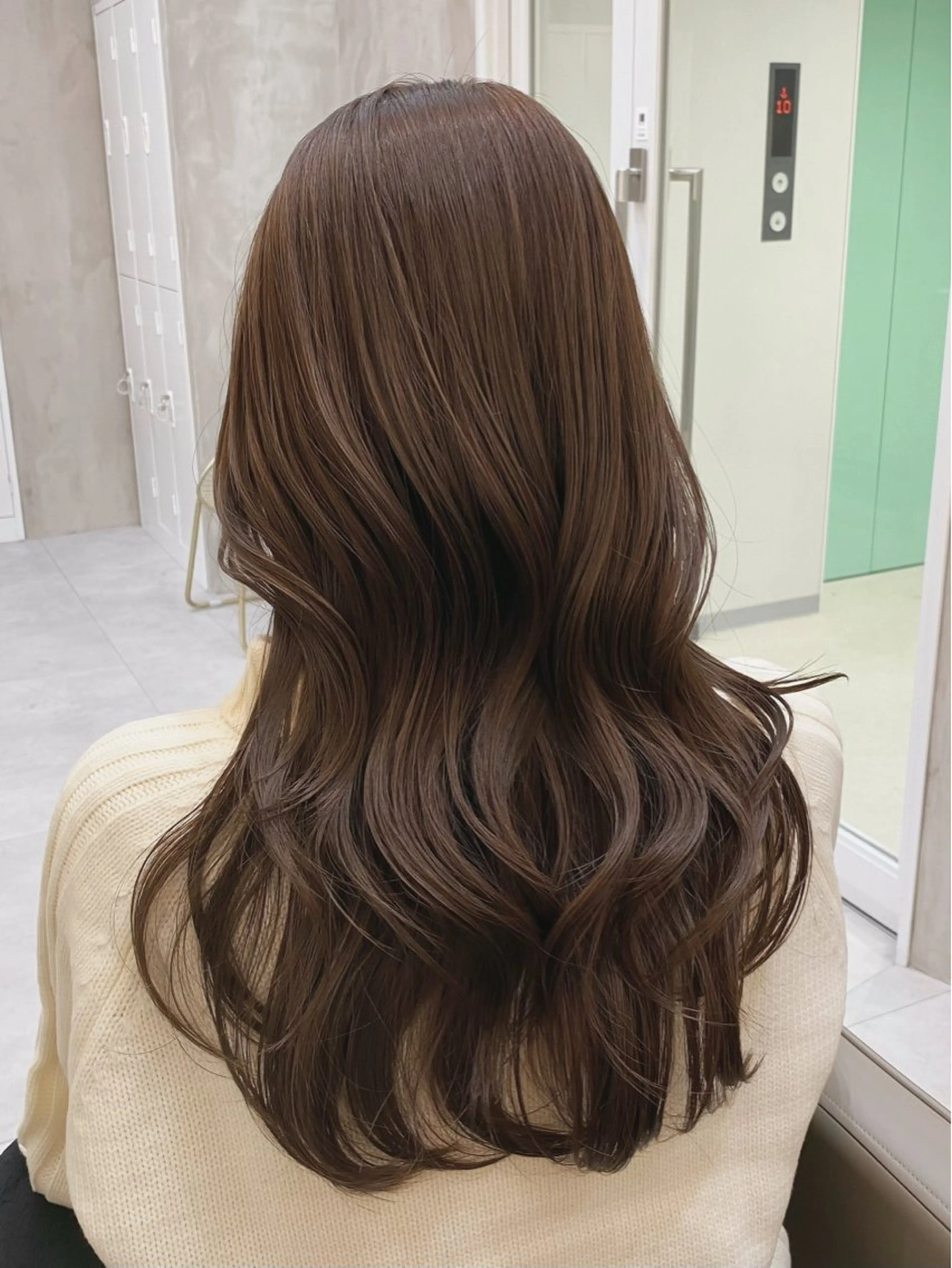 セミロング カラー ヘアアレンジ ベージュカラー ブリーチ ブラウンカラー 透明感カラー ダブルカラー カット ヘアカラー トリートメント ヘアセット 赤み消し🫧韓国ヘア 🫧藤岡誠也のヘアスタイル