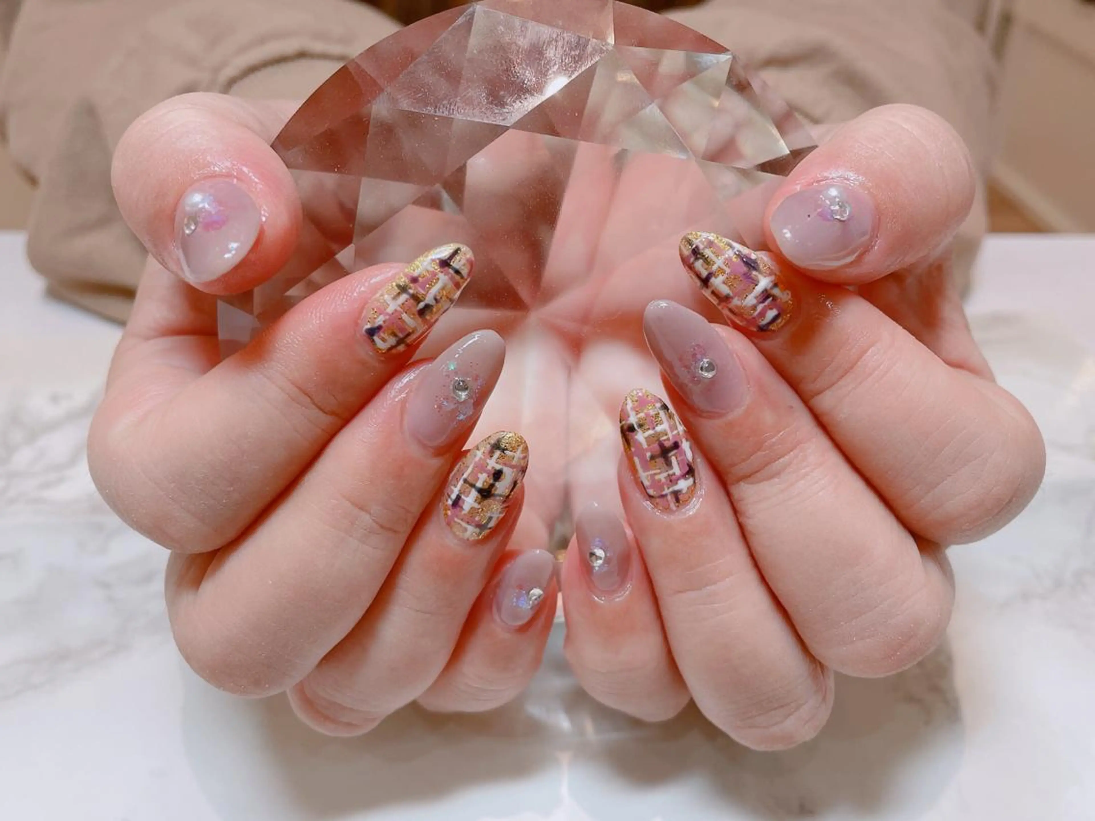 ネイル ツイードネイル SINCERELY シンシアリー🌈のネイルデザイン