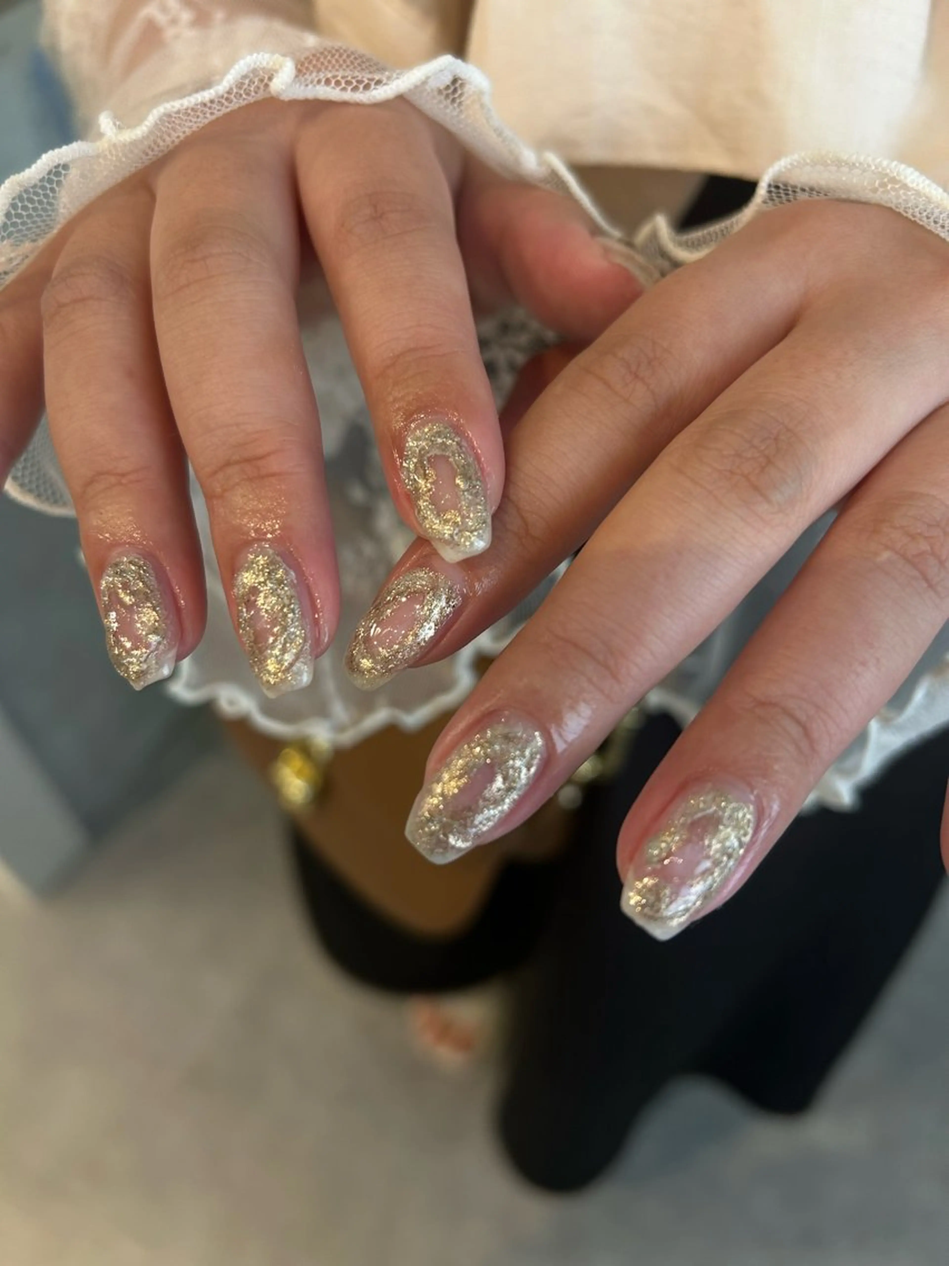 ネイル ゴールド キラキラネイル 冬ネイル クリスマス ハンドネイル nail salon Mii［ミィ］所属・nail salon Miiのネイルデザイン