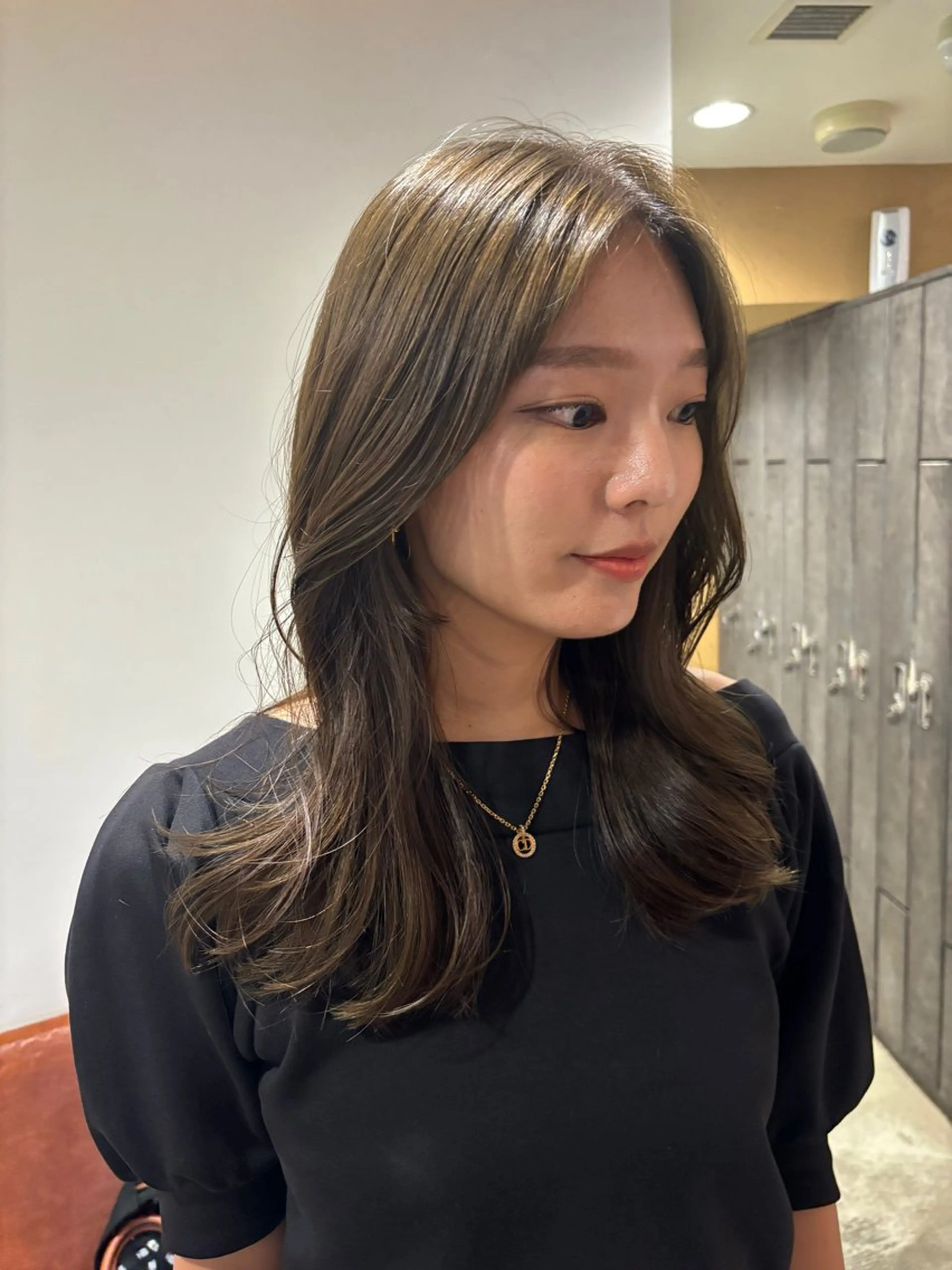 セミロング カラー オリーブカラー 顔まわりレイヤー レイヤーカット 梅田美容室/カット /Maoのヘアスタイル