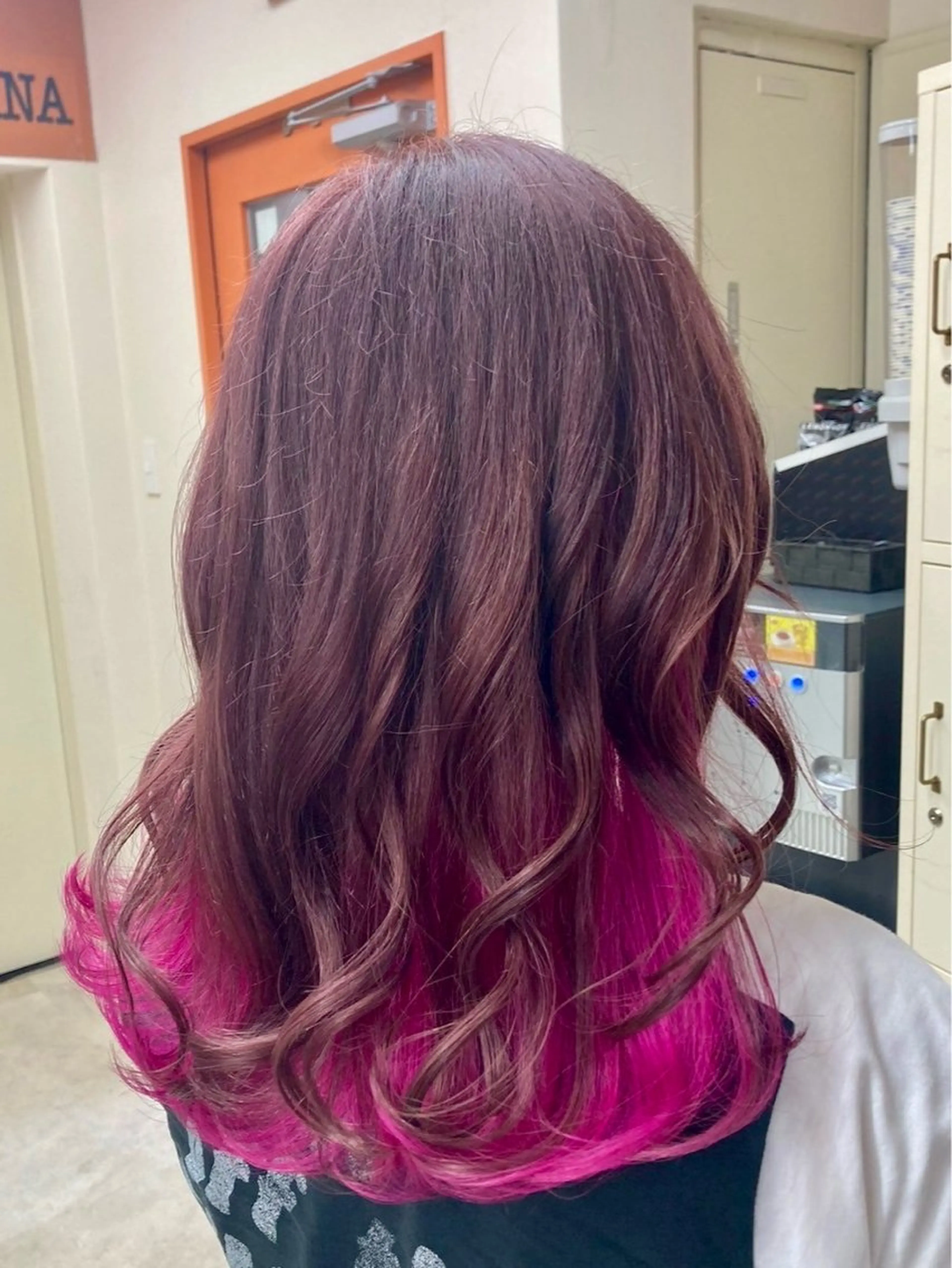 カラー 八馬 那由多のヘアスタイル