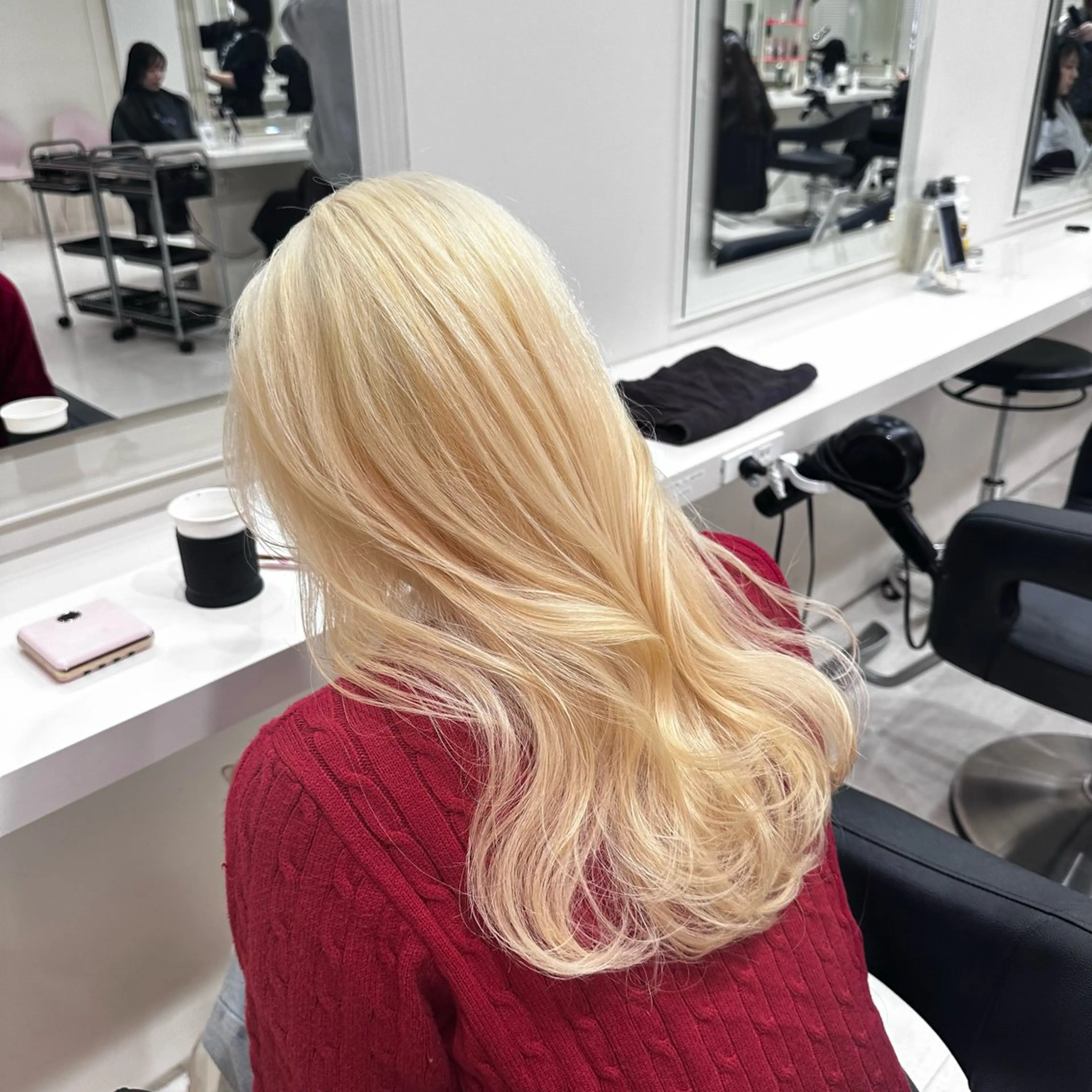 ロング ヘアカラー ️🫧 AINE 🫧ハイトーンカラーのヘアスタイル