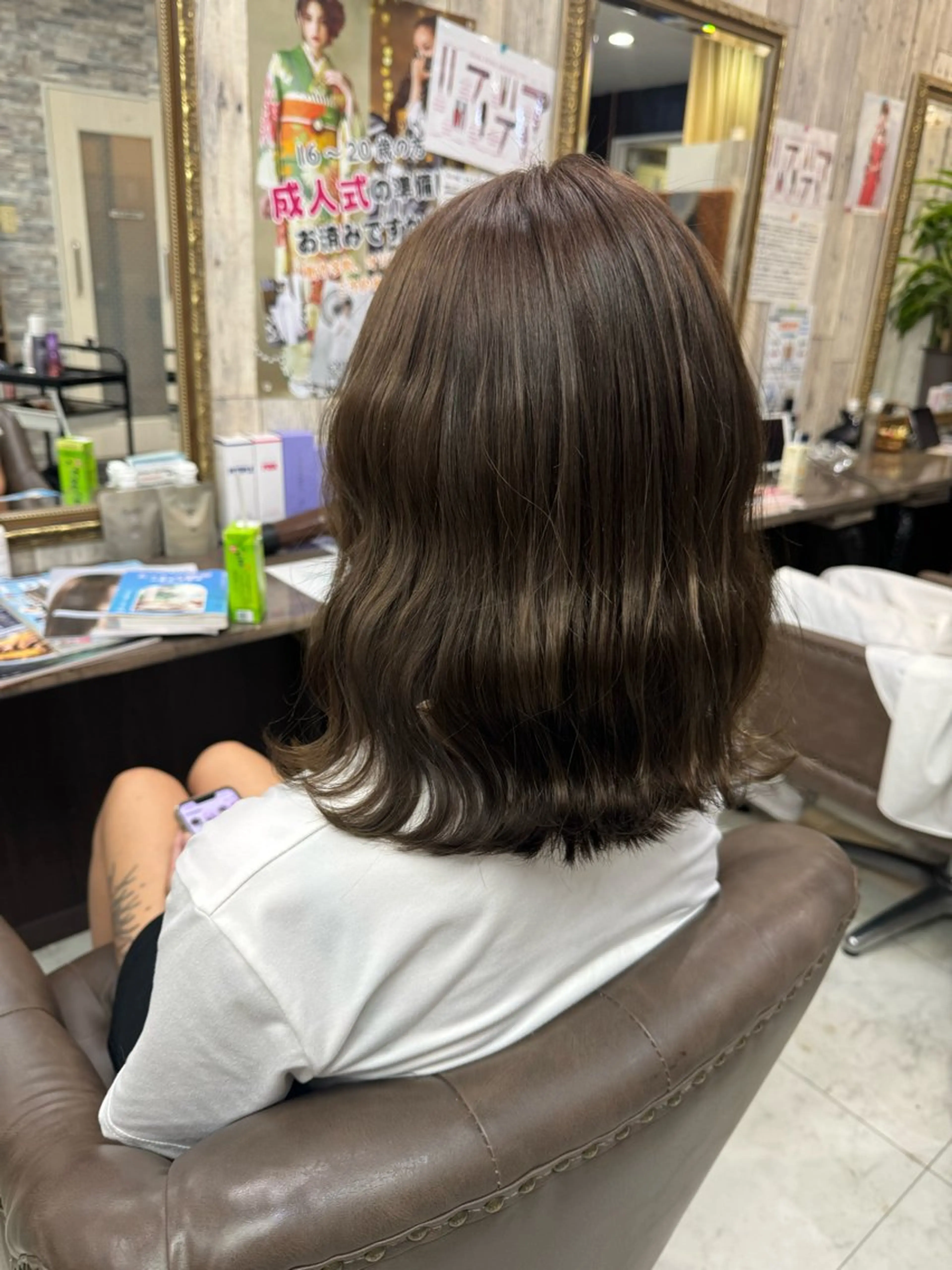 ミディアム ヘアカラー トリートメント 土屋朱理/ ハイトーンカラーのヘアスタイル