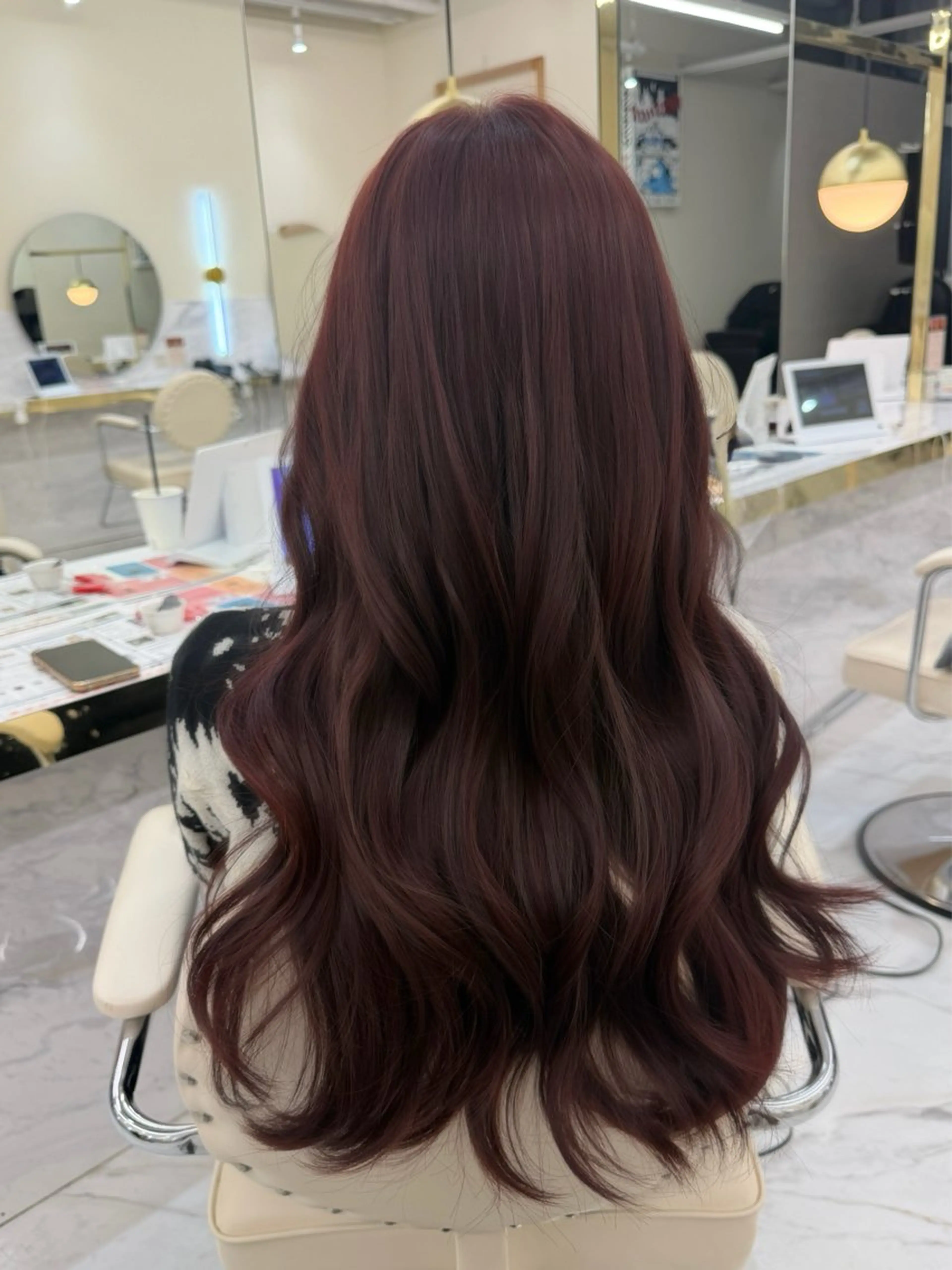 ロング カラー ケアカラー 透明感カラー ピンクカラー ローズカラー くびれヘア aku💞韓国風🩷 ピンクカラー🎀🩷のヘアスタイル