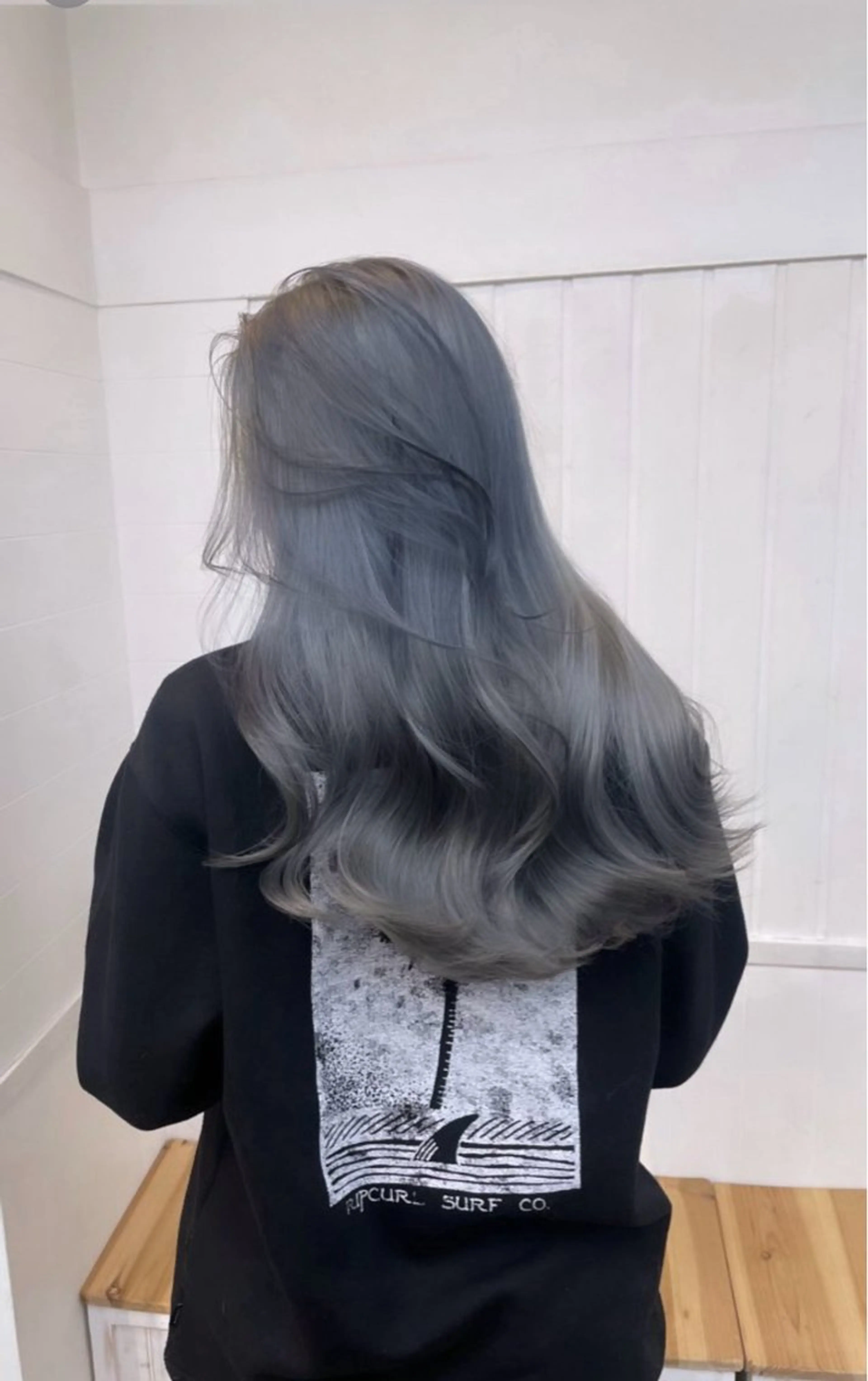 カラー ブルーカラー ブルージュ デザインカラー ヘアカラー 盛れる艶カラー× レイヤーカット/咲来のヘアスタイル