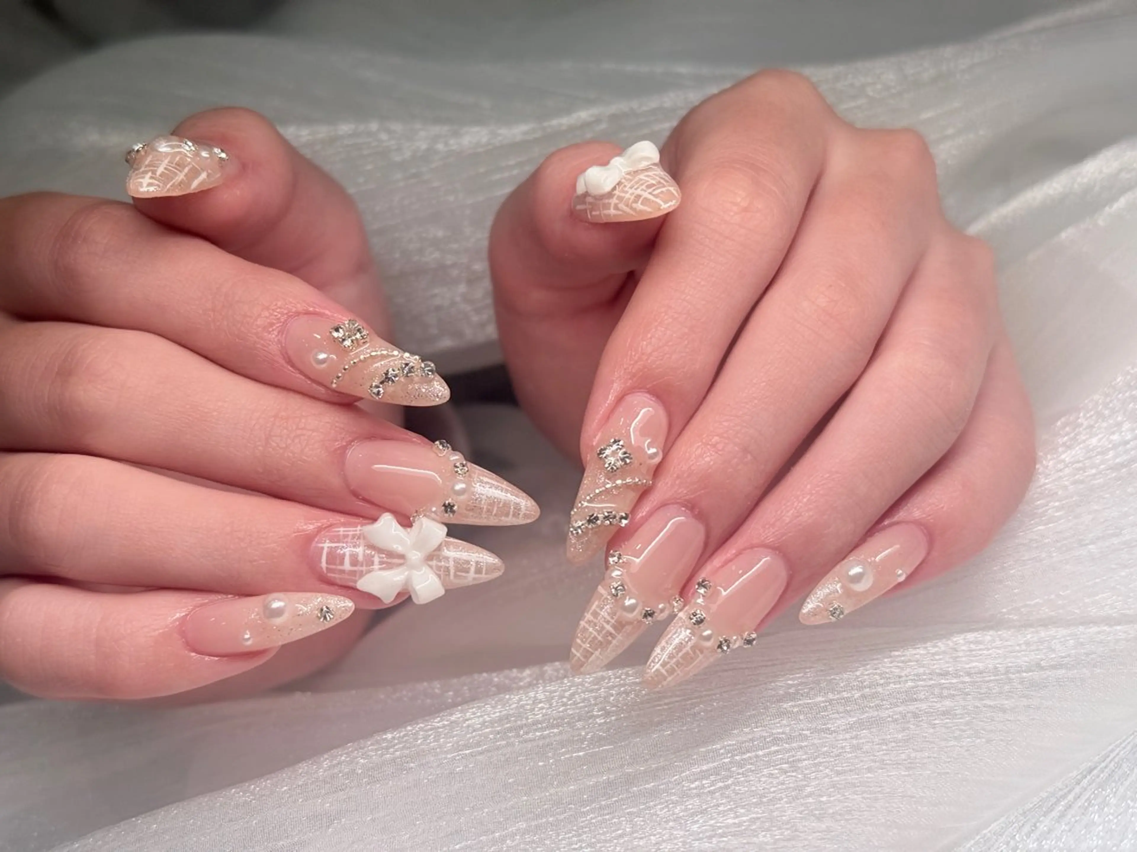 ネイル オーロラネイル ブルー チークネイル フットネイル フレンチネイル ハンドネイル JAN 168 池袋のネイルデザイン