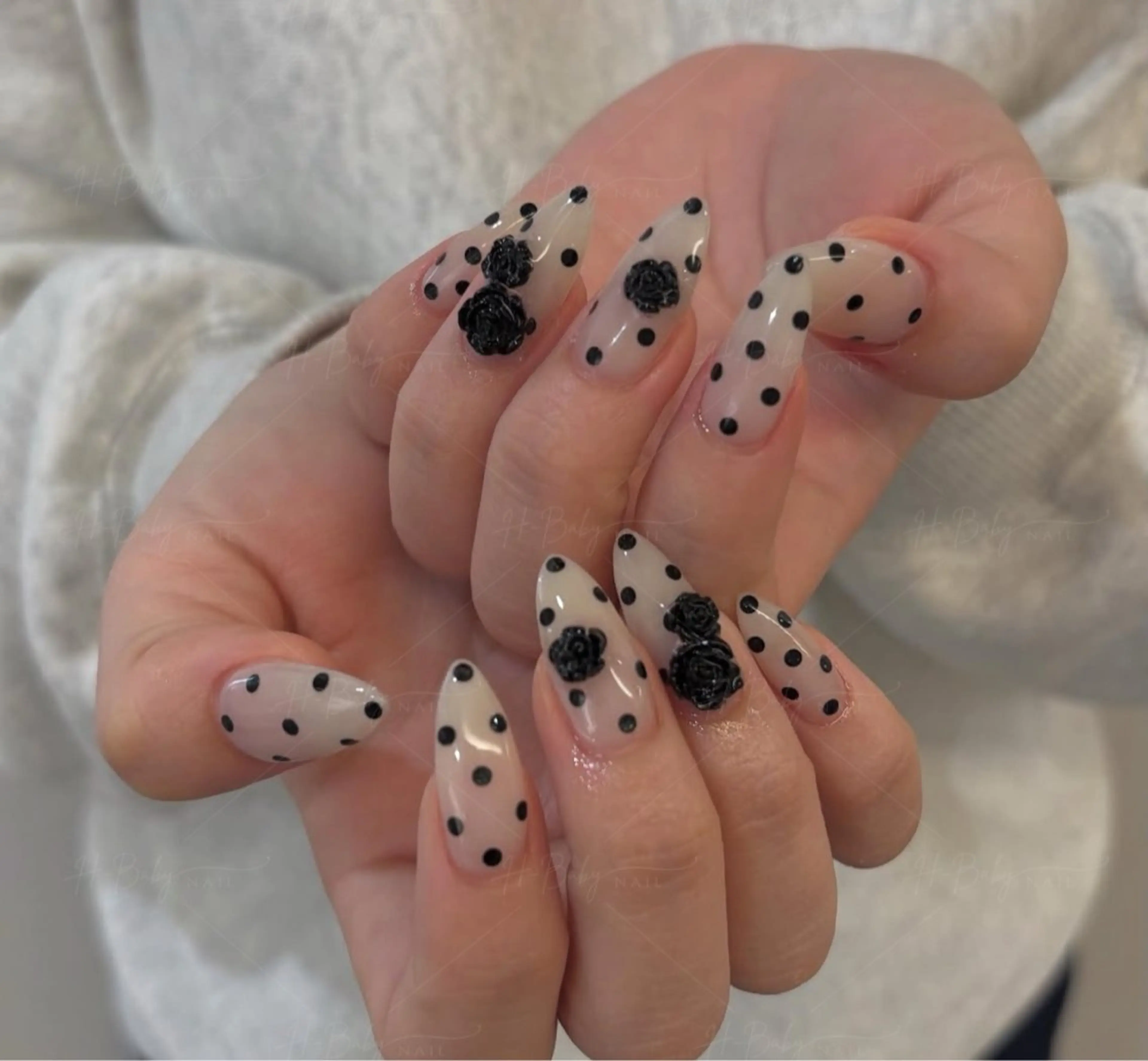 ネイル フレンチネイル ジェルネイル ガラスフレンチ ハロウィン ハート H.baby Nail Salonのネイルデザイン