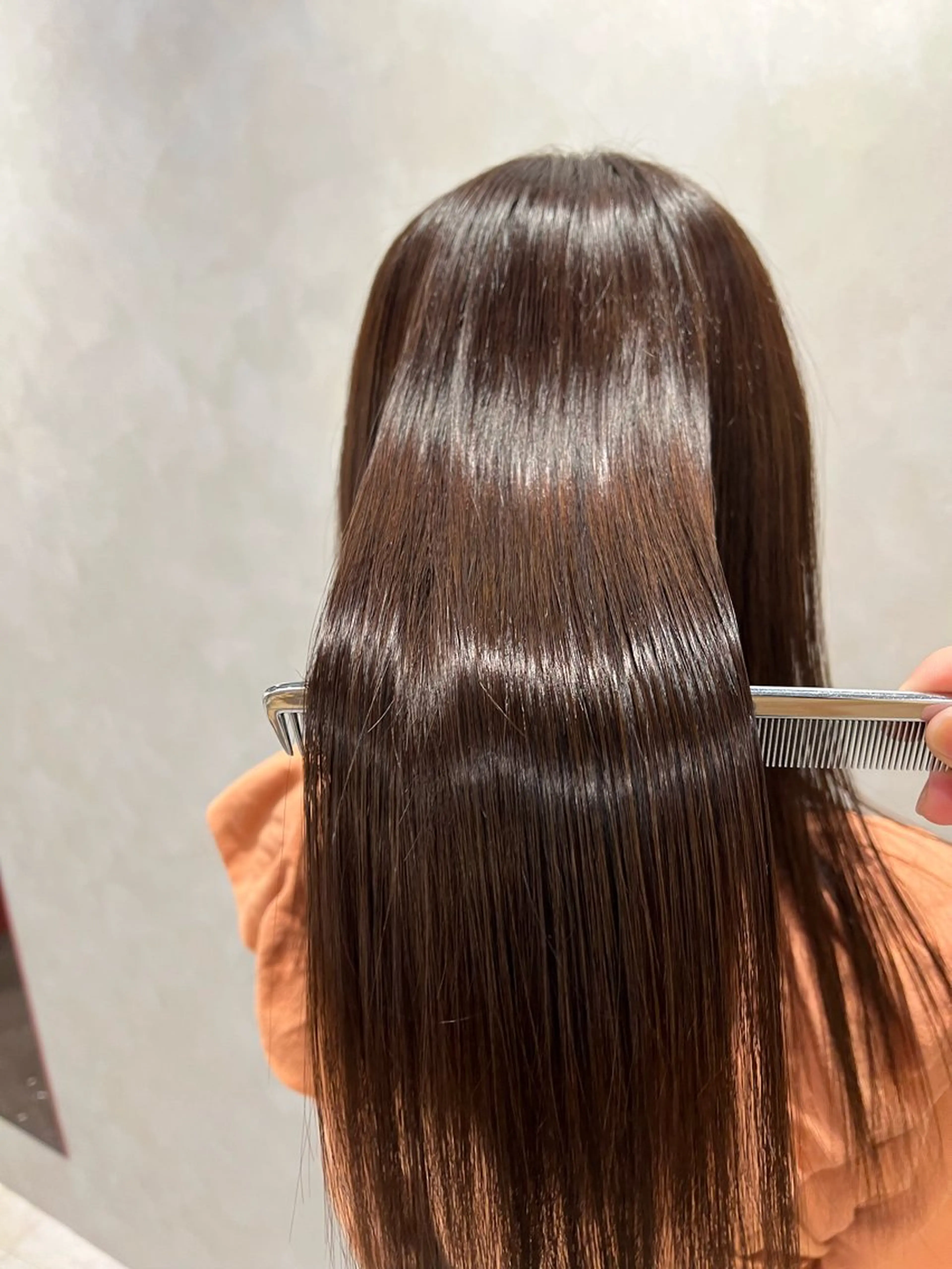 ミディアム AIconic nagoya所属・縮毛矯正/ レイヤー/ミディアムのヘアスタイル