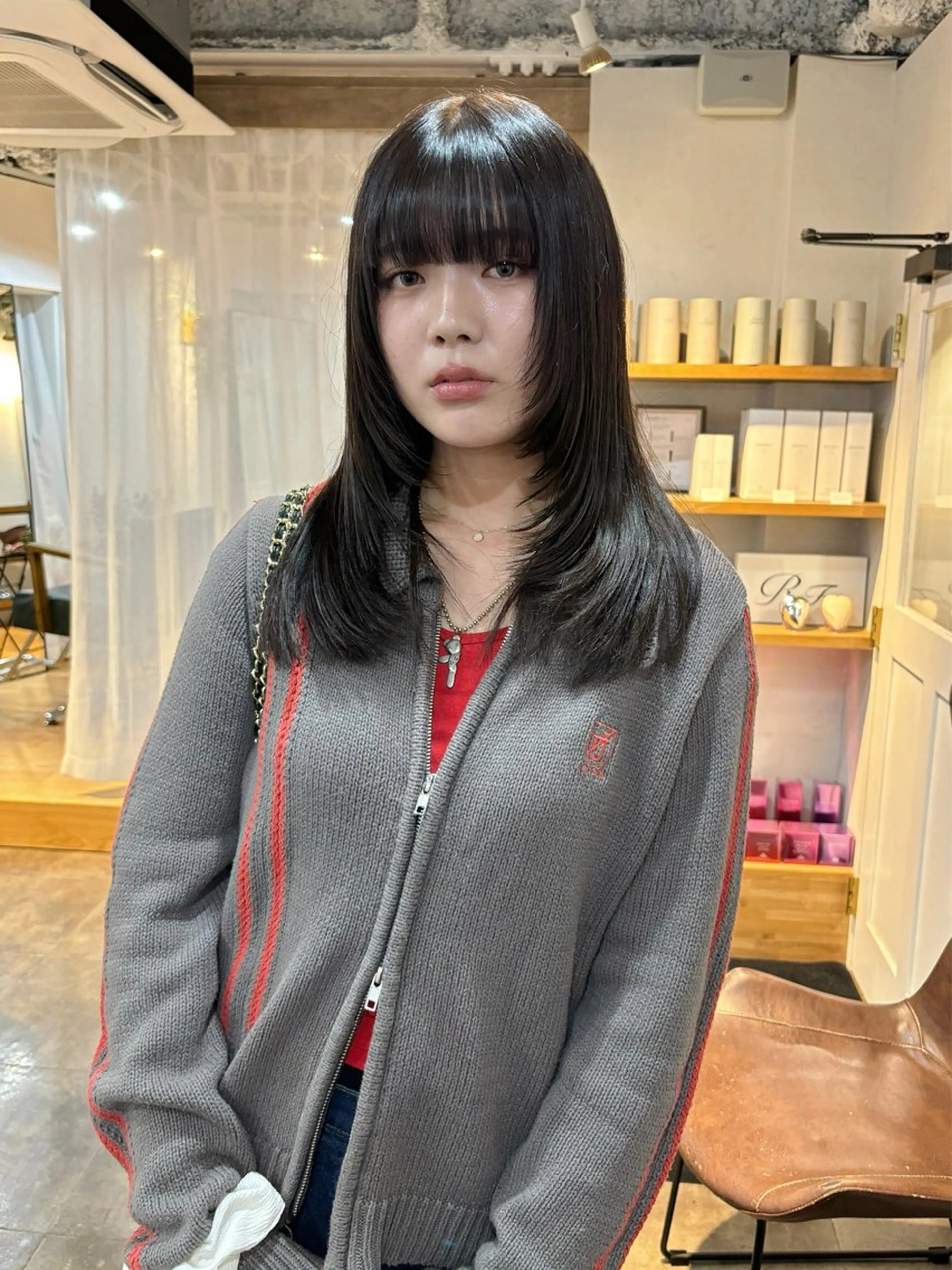 ミディアム ミディアムレイヤー レイヤーカット 林　蓮／レイヤー /透明感カラーのヘアスタイル