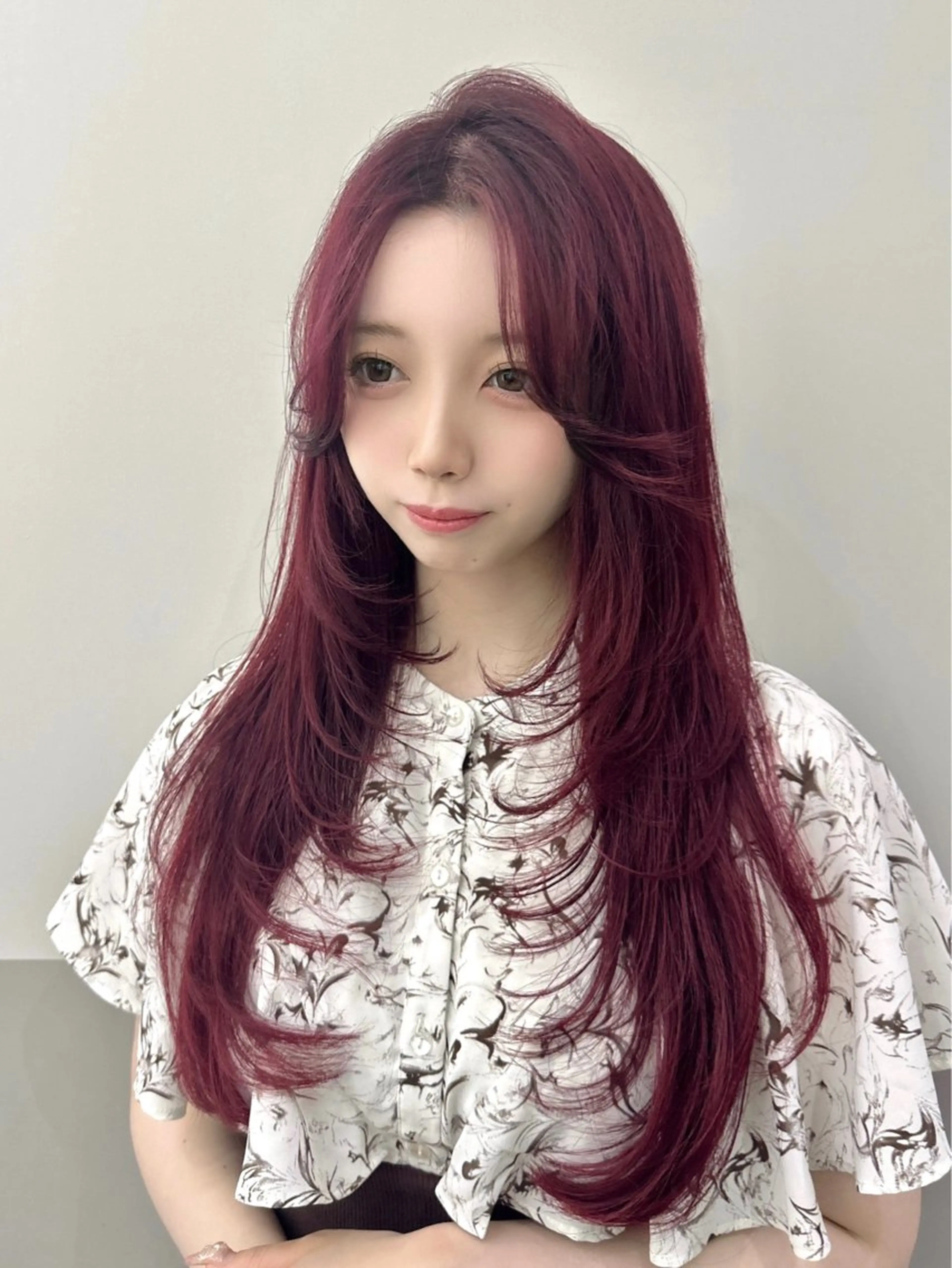 ロング 韓国レイヤー透明感 カラーヨウスケのヘアスタイル