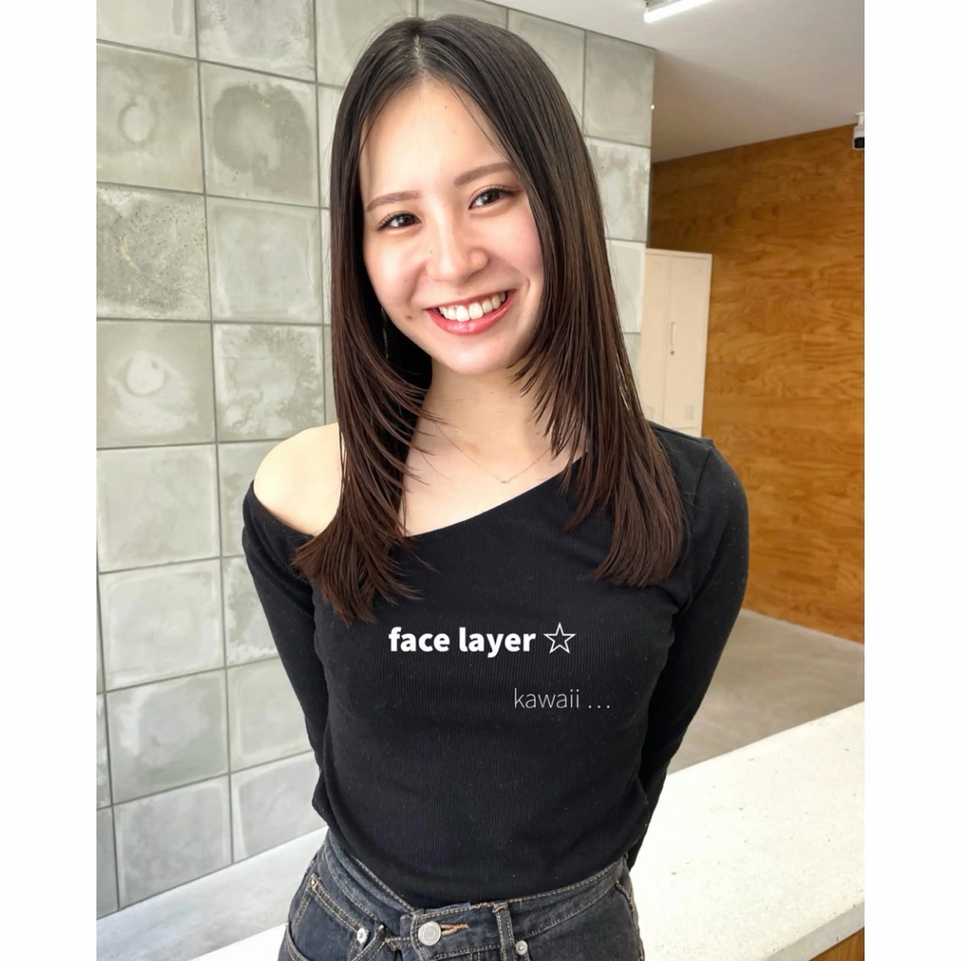 セミロング 顔まわりレイヤー レイヤーカット カット mine所属・榛葉 夢乃のヘアスタイル