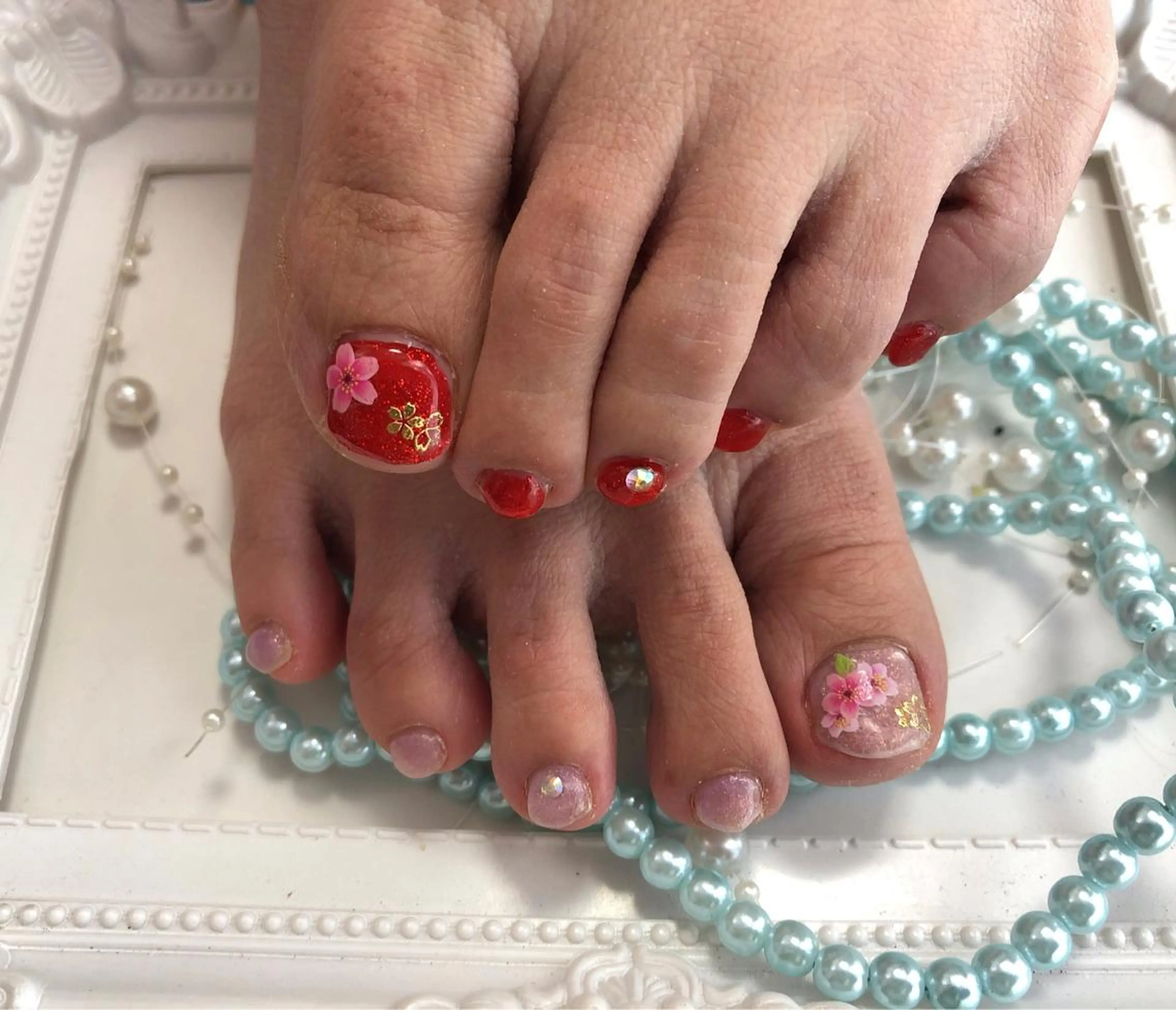 ミディアム ネイル 桜ネイル フットネイル Uchida meのネイルデザイン