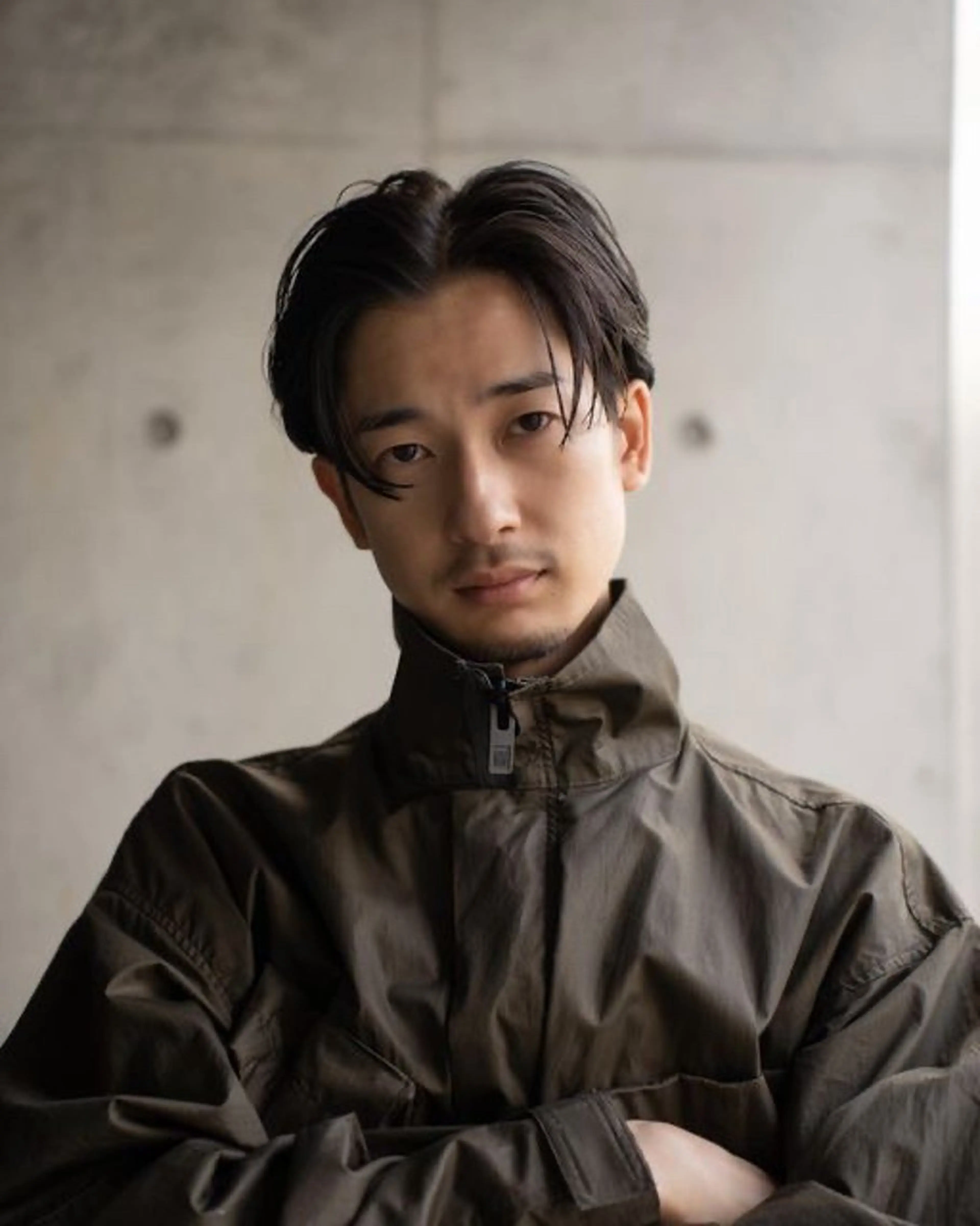 ショート メンズ センターパート カット 垢抜けハイトーン☀／ 笑顔の美容師／しゅんのヘアスタイル