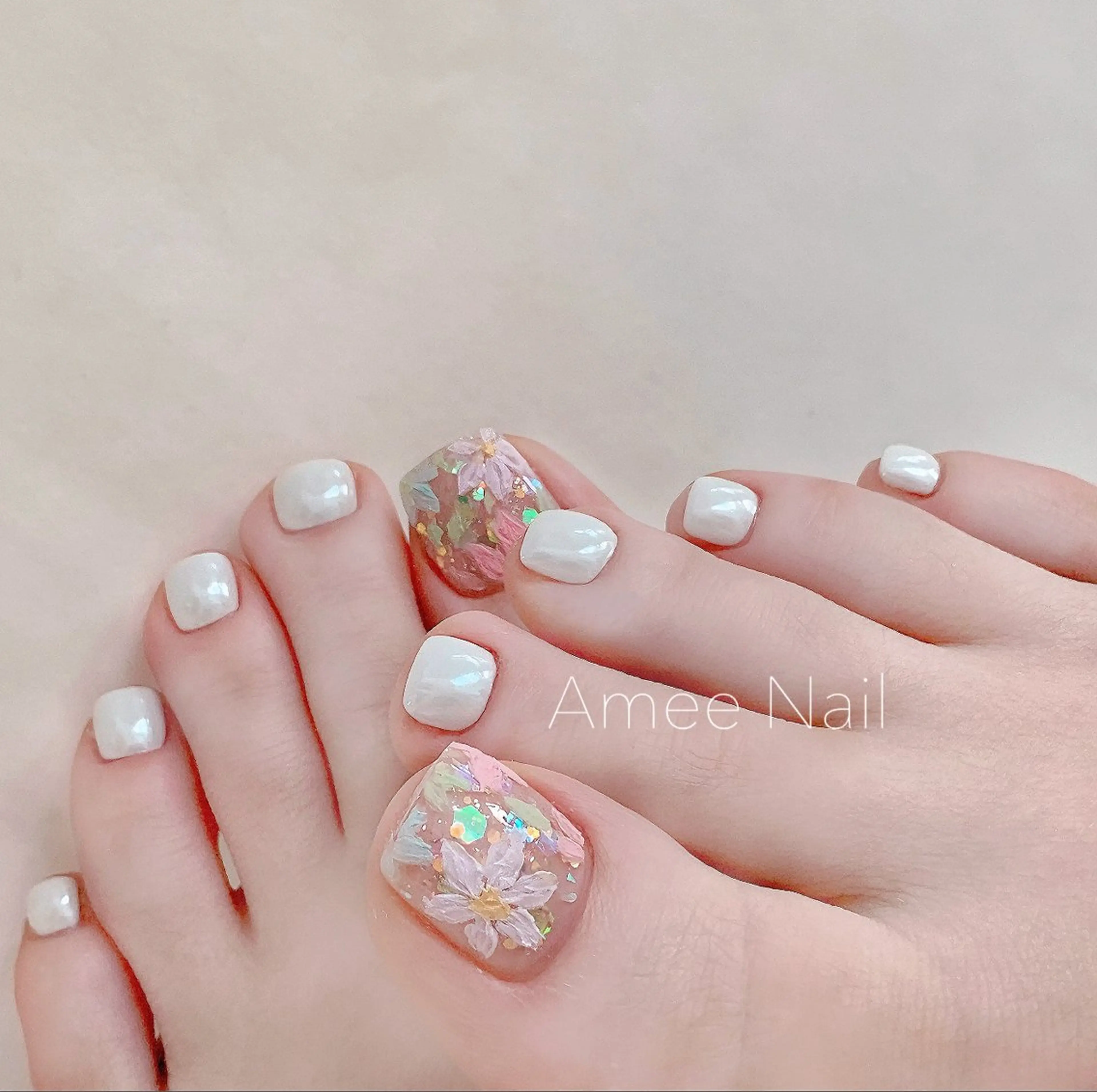 ネイル アートネイル グラデーション キラキラネイル ニュアンスネイル オフィスネイル フットネイル Amee Nail Salonのネイルデザイン