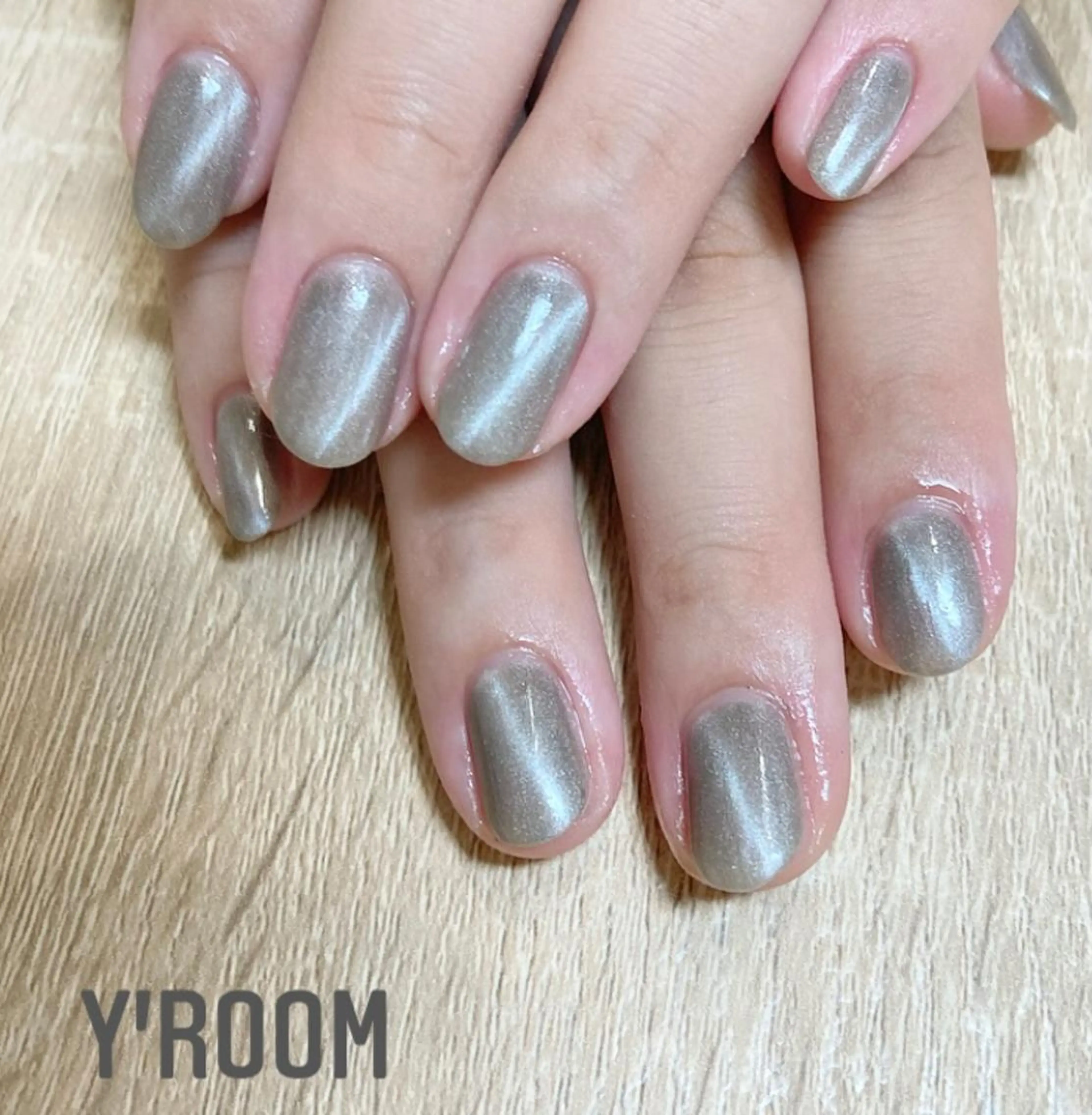 ネイル オーロラネイル フラッシュネイル フットネイル ジェルネイル 氷ネイル・うるうるネイル YUKA （ネイリスト）のネイルデザイン