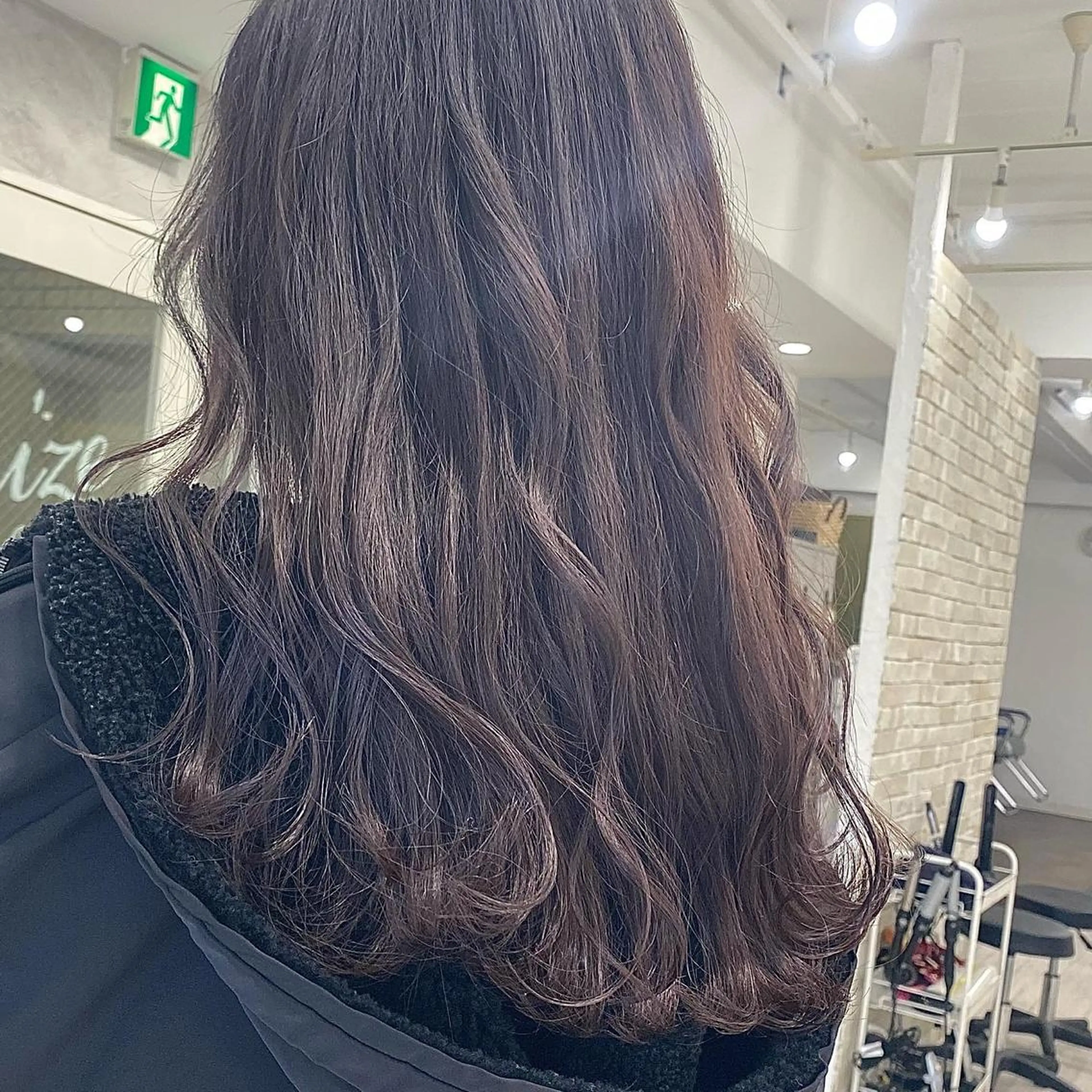 セミロング カラー バレイヤージュ ミストバング ベージュカラー 黒髪 ブリーチ 大人垢抜け ダブルカラー【上野】のヘアスタイル