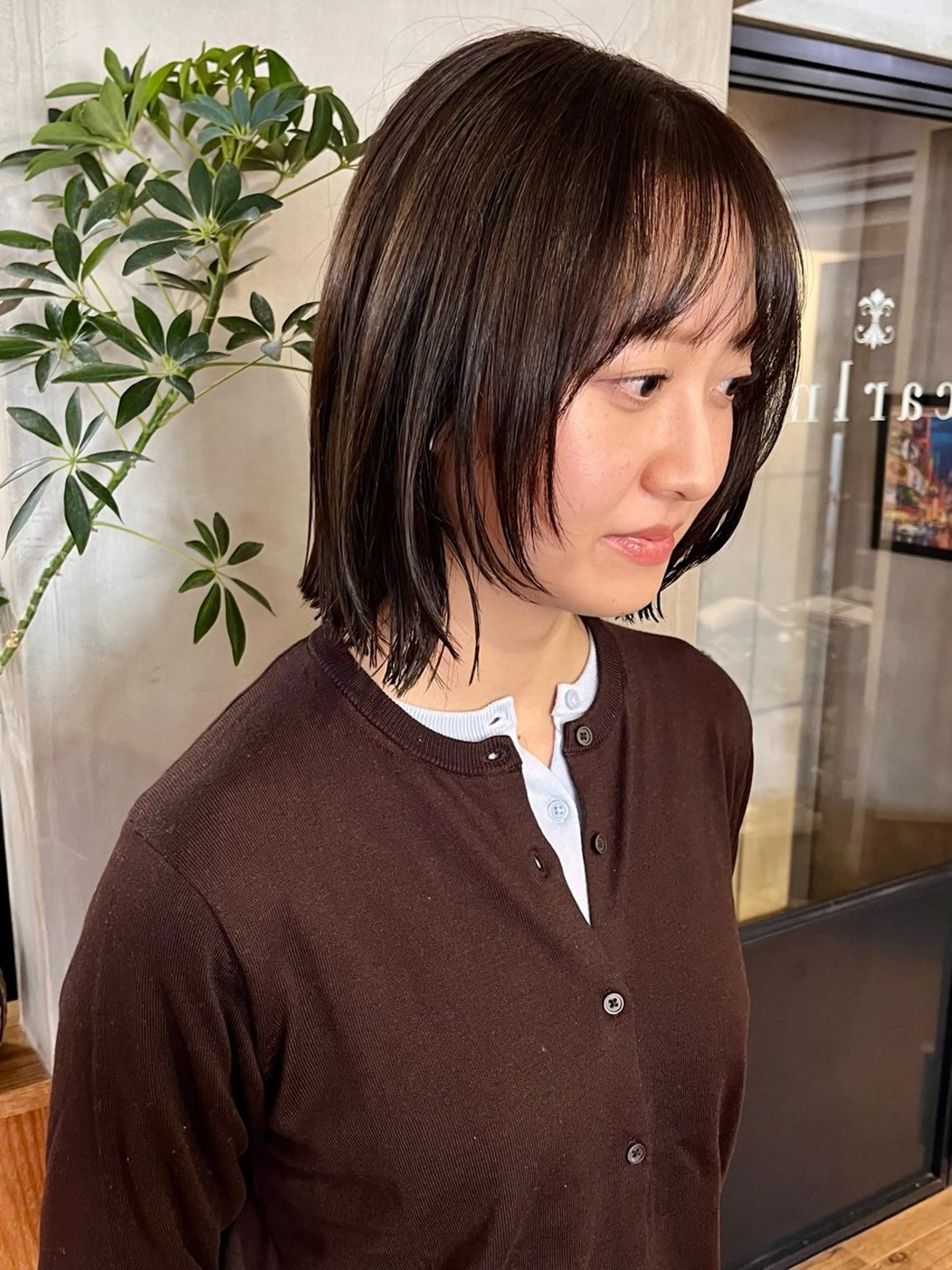 ショート カラー 顔まわりレイヤー 顔周りカット レイヤーカット 小顔カット カット ヘアカラー 薬院:今泉/上川美幸 大人ヘア/暗髪カラーのヘアスタイル