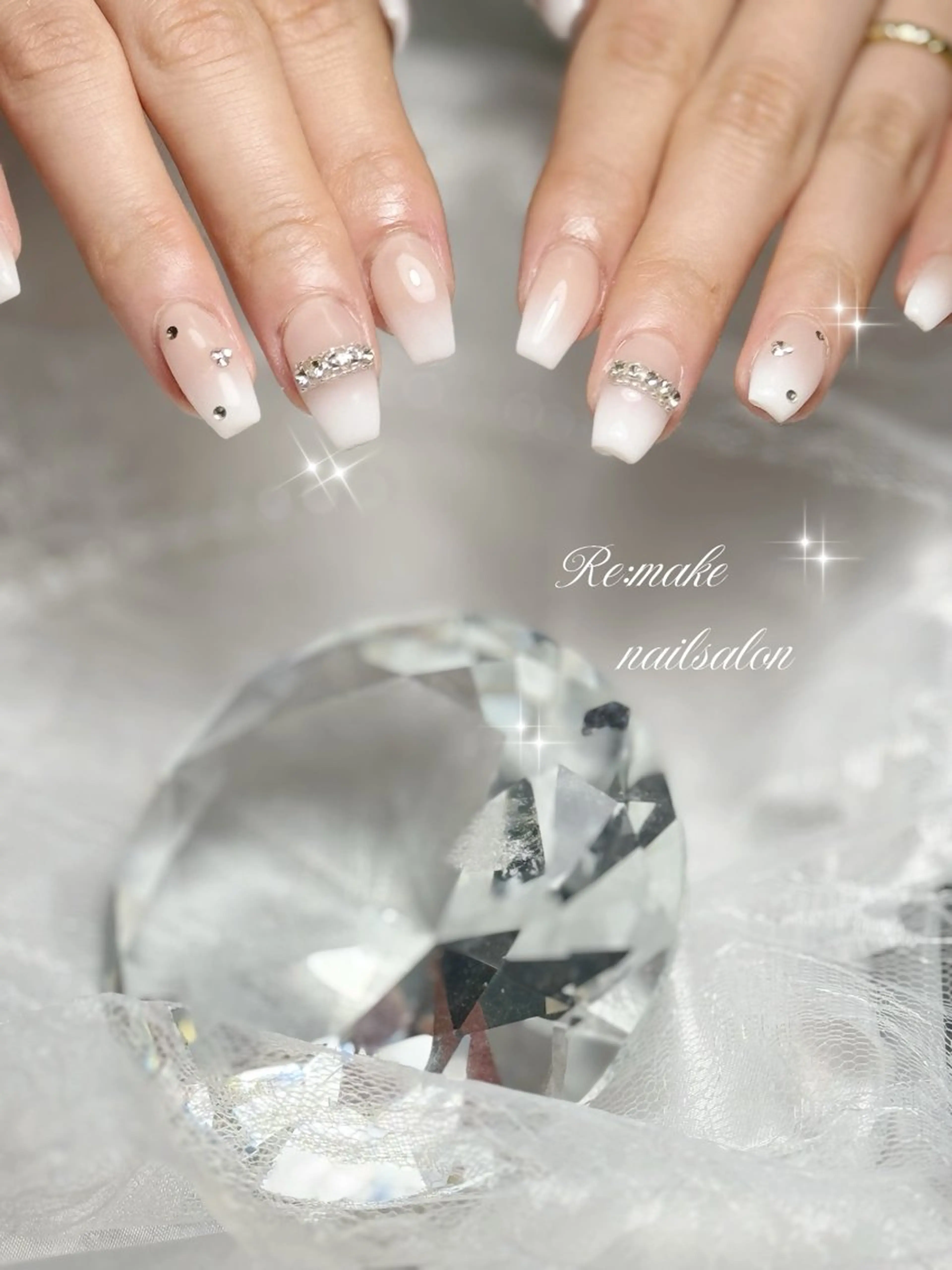 ネイル グラデーション シンプルネイル ホワイト ハンドネイル Suetake Shuriのネイルデザイン