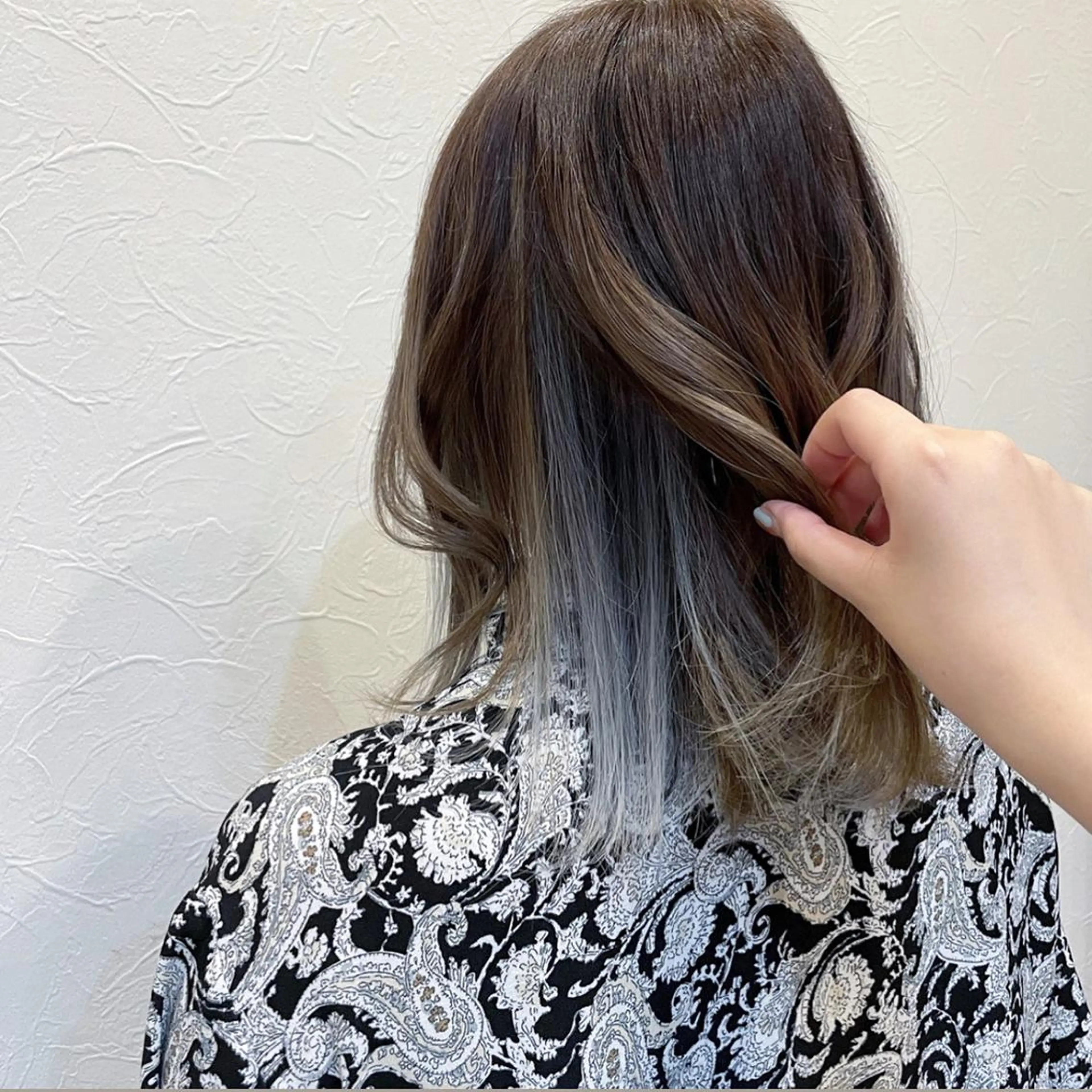 セミロング アッシュ 夏井 沙織のヘアスタイル