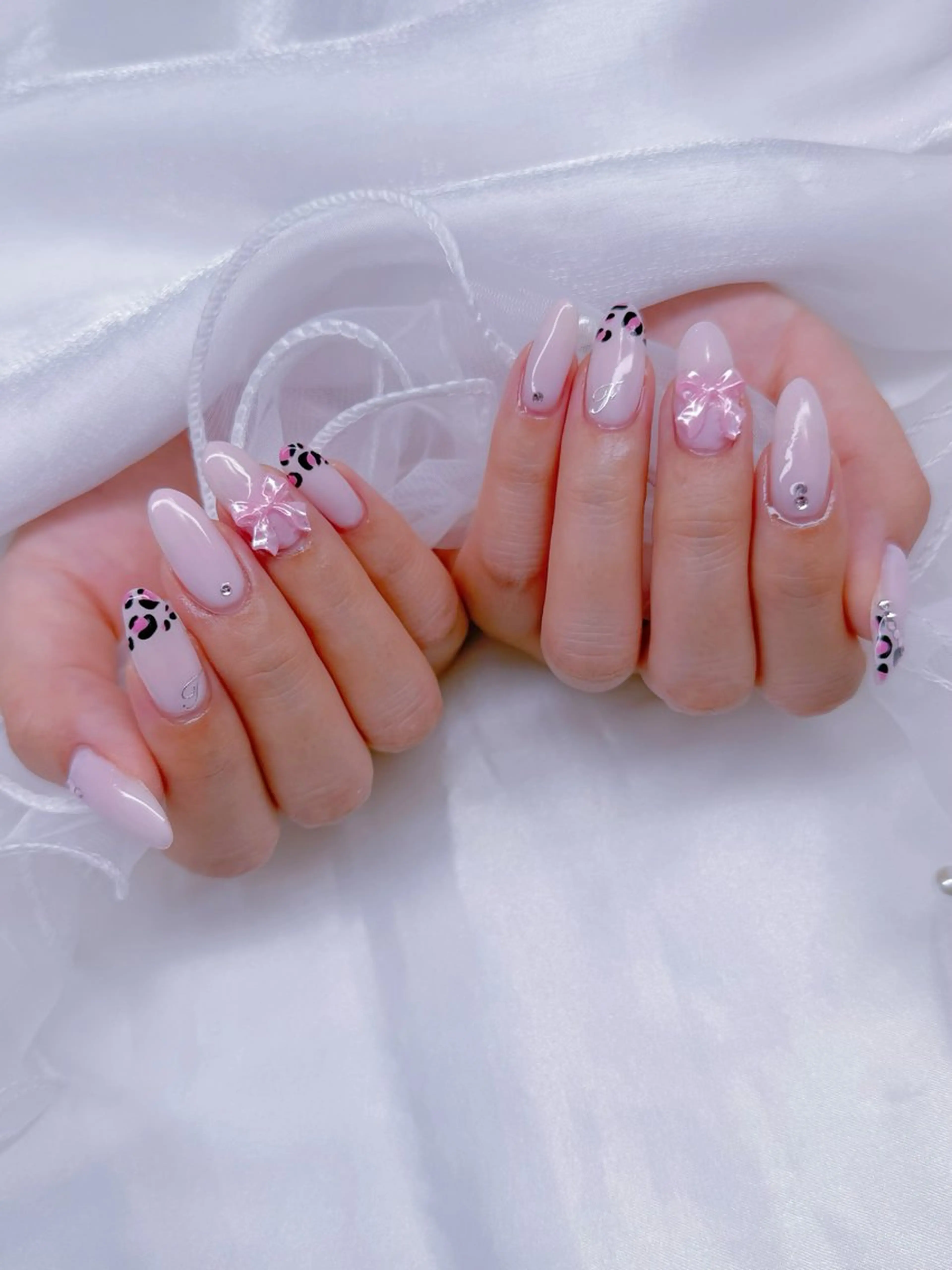 ショート ハンドネイル Romymoon nail帆南☾ ໋のネイルデザイン