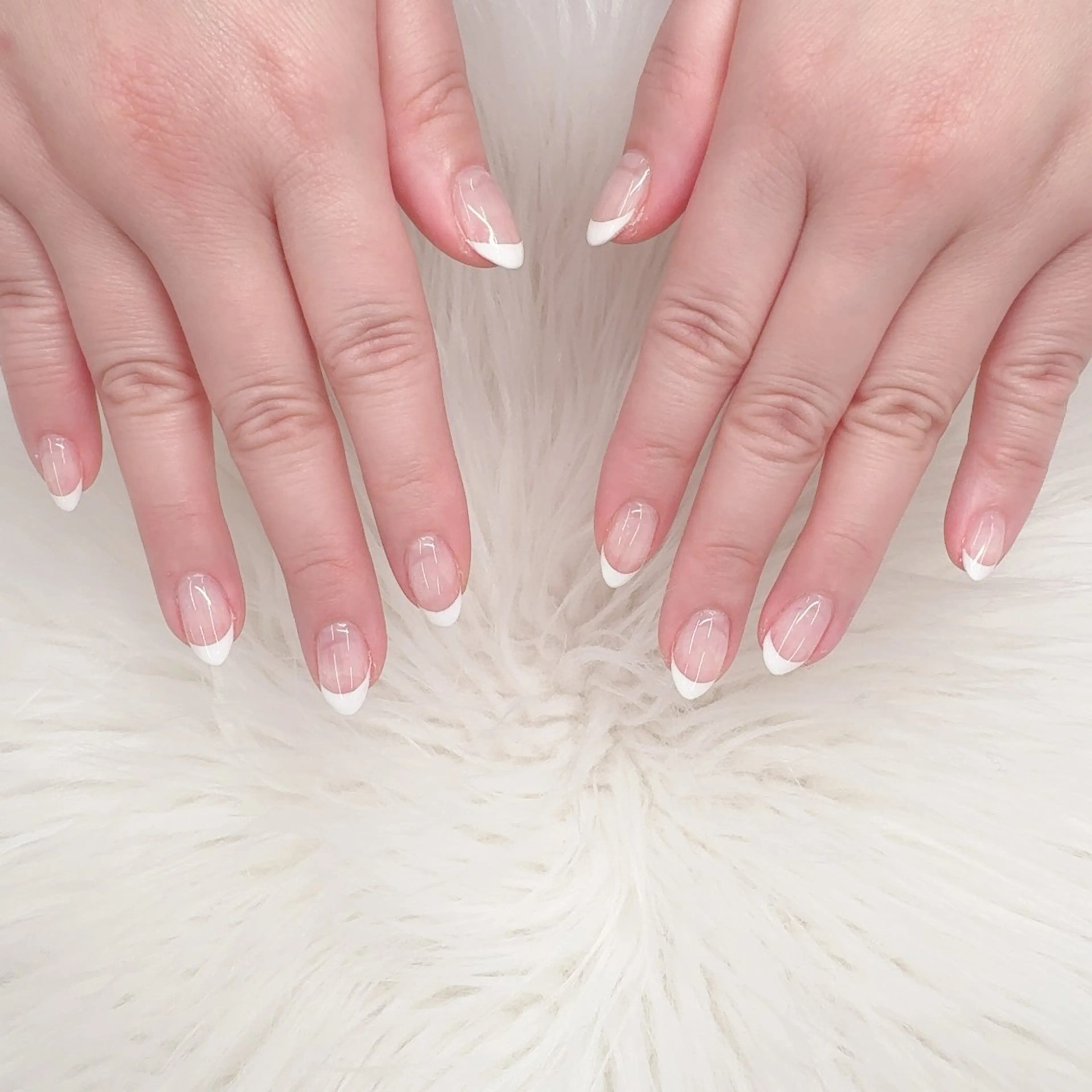 ネイル フレンチネイル ハンドネイル エリクサーネイル池袋 大谷のネイルデザイン