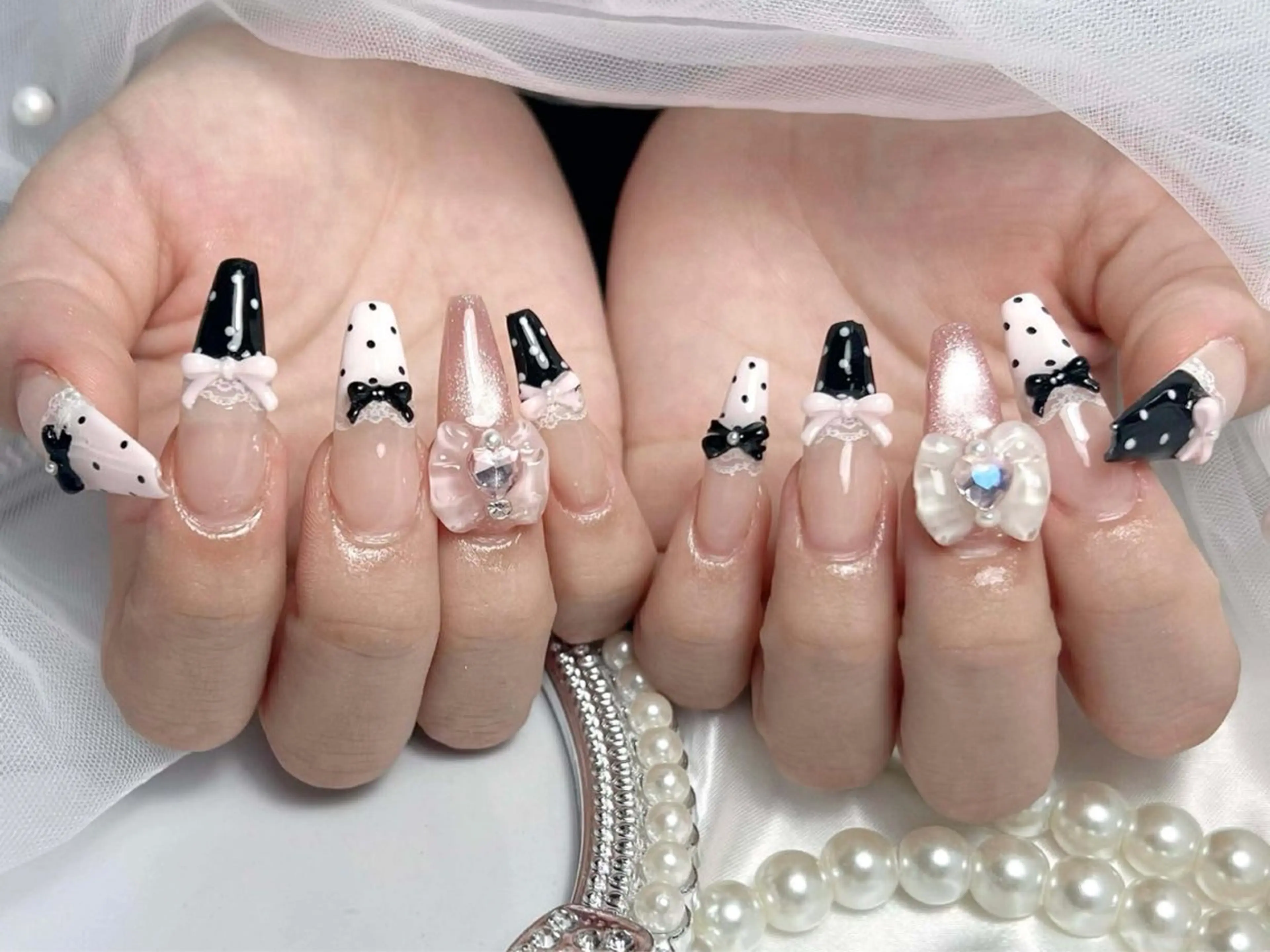 ネイル アートネイル ジェルネイル キラキラネイル 韓国ネイル ロングネイル ハンドネイル ハンドケア ぱん ちゃんのネイルデザイン